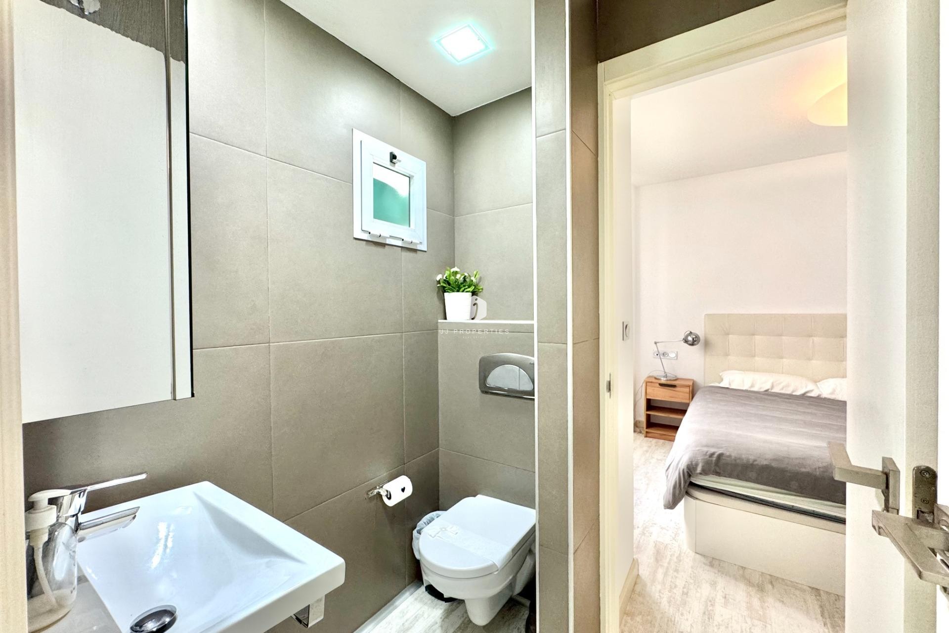 Resale - Apartment / flat -
Torrevieja - Estacion de autobuses