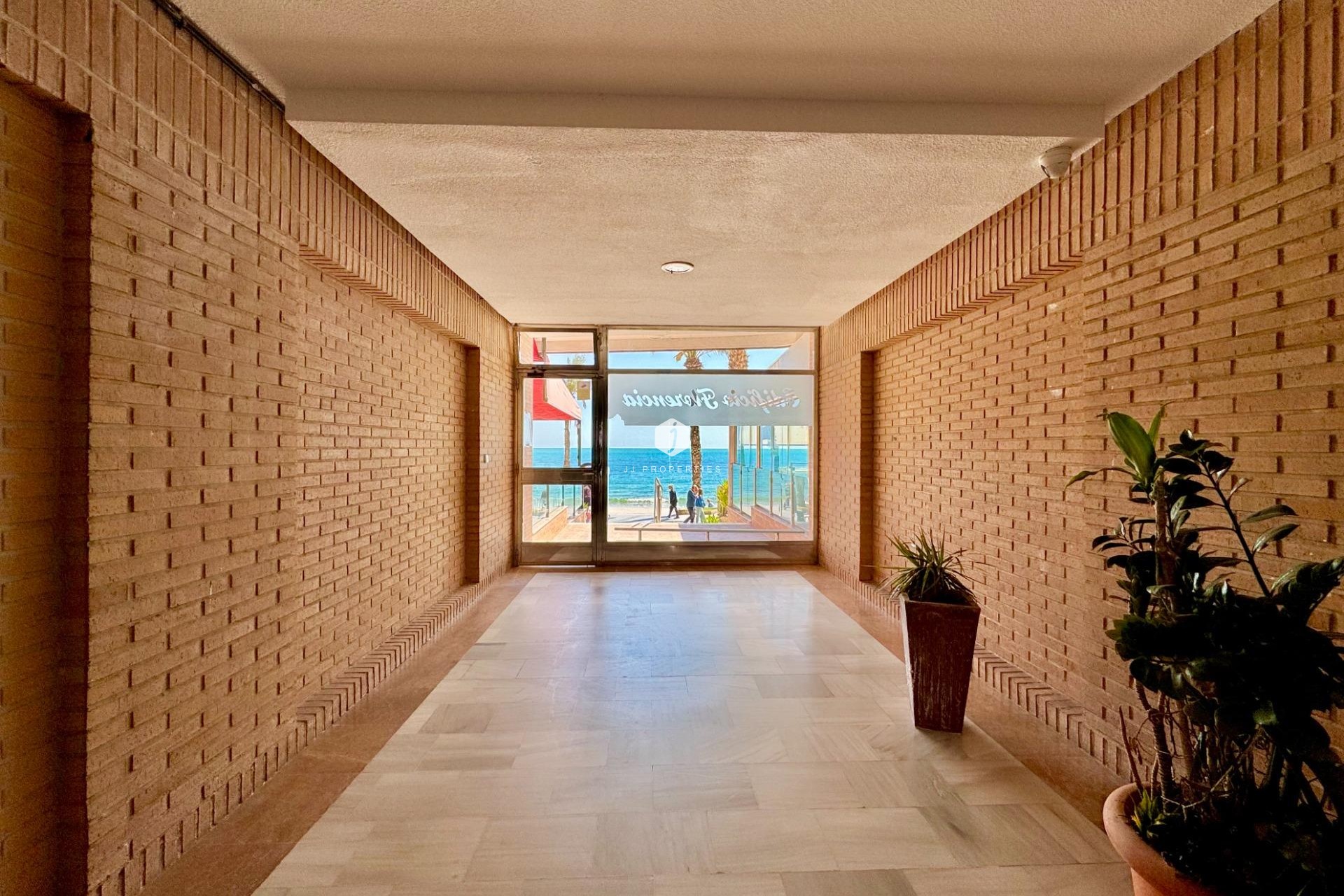 Resale - Apartment / flat -
Torrevieja - Estacion de autobuses