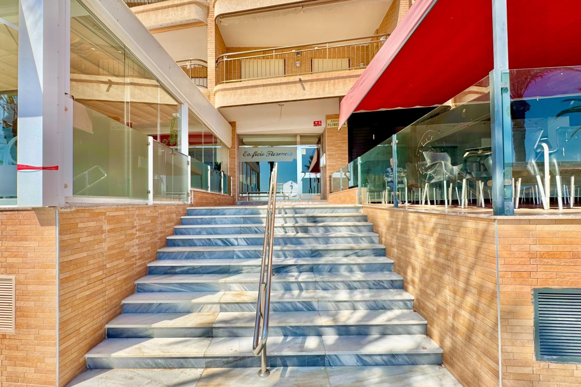 Resale - Apartment / flat -
Torrevieja - Estacion de autobuses