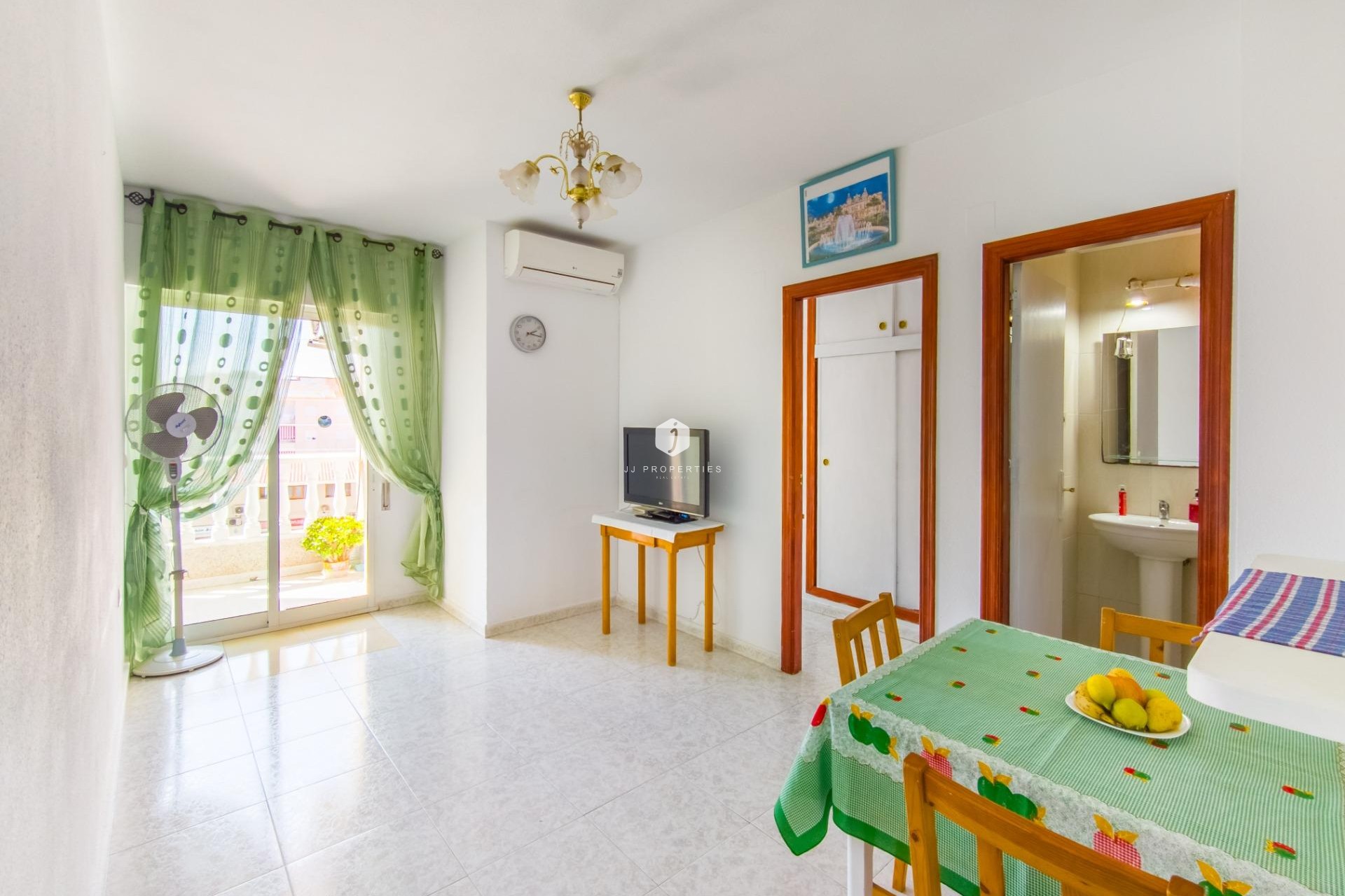 Resale - Apartment / flat -
Torrevieja - Estacion de autobuses
