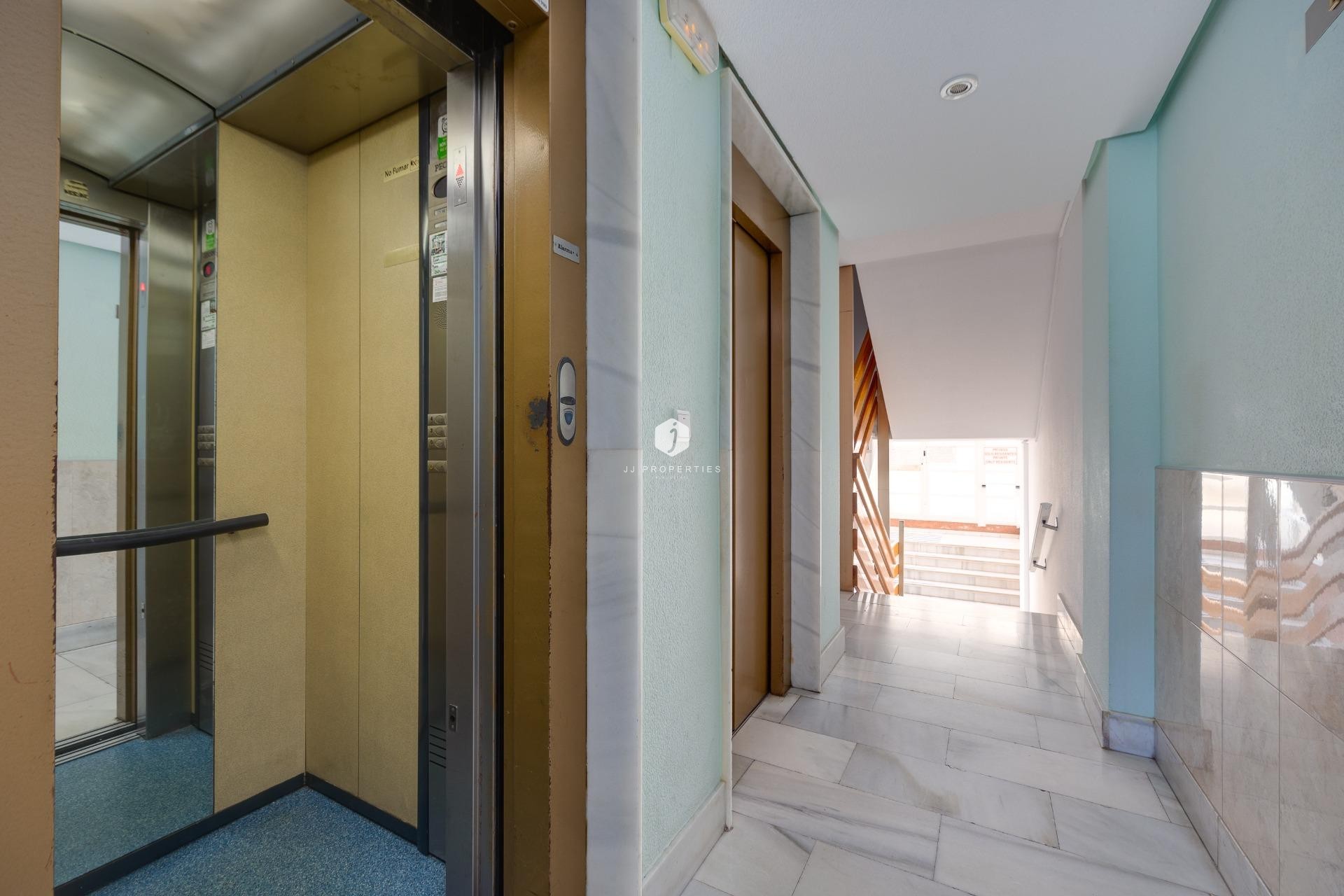 Resale - Apartment / flat -
Torrevieja - Estacion de autobuses