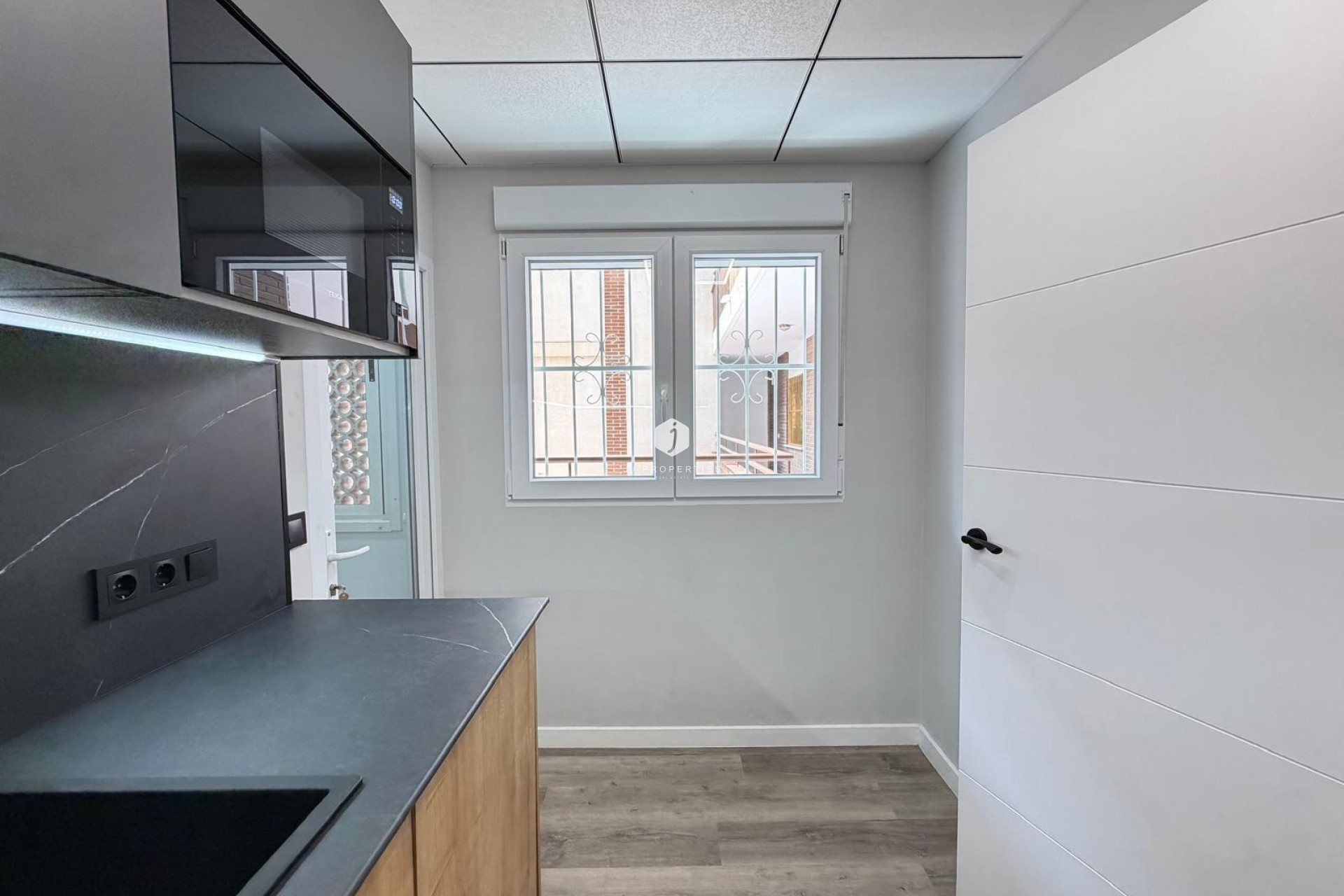 Resale - Apartment / flat -
Torrevieja - Estacion de autobuses