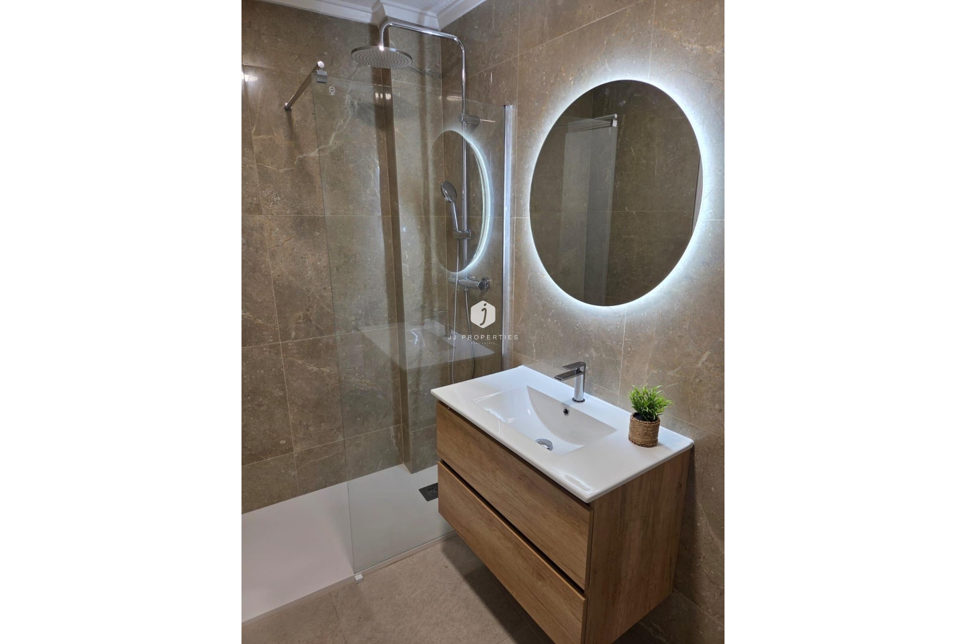 Resale - Apartment / flat -
Torrevieja - Estacion de autobuses