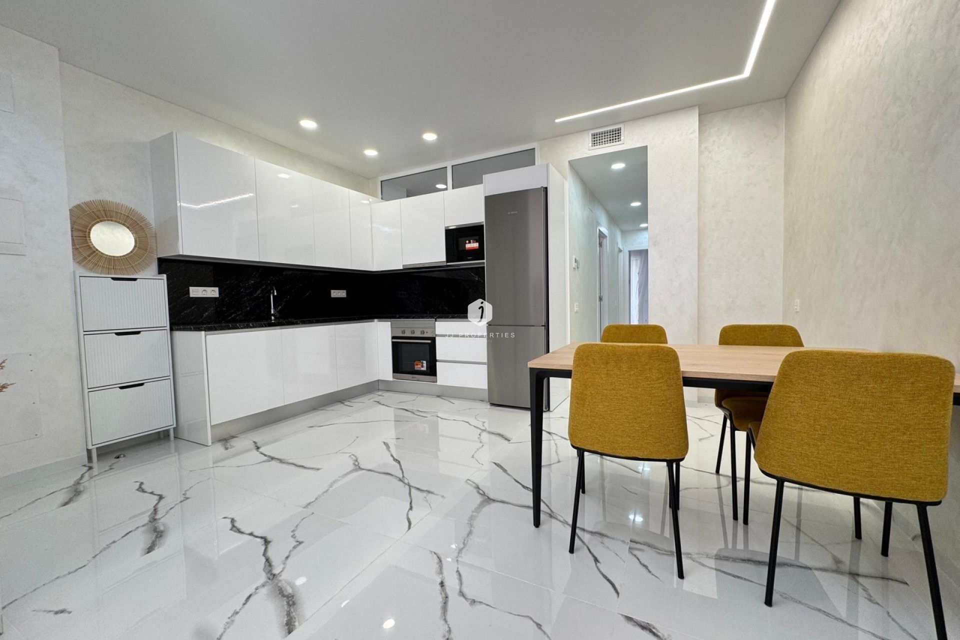Resale - Apartment / flat -
Torrevieja - Estacion de autobuses