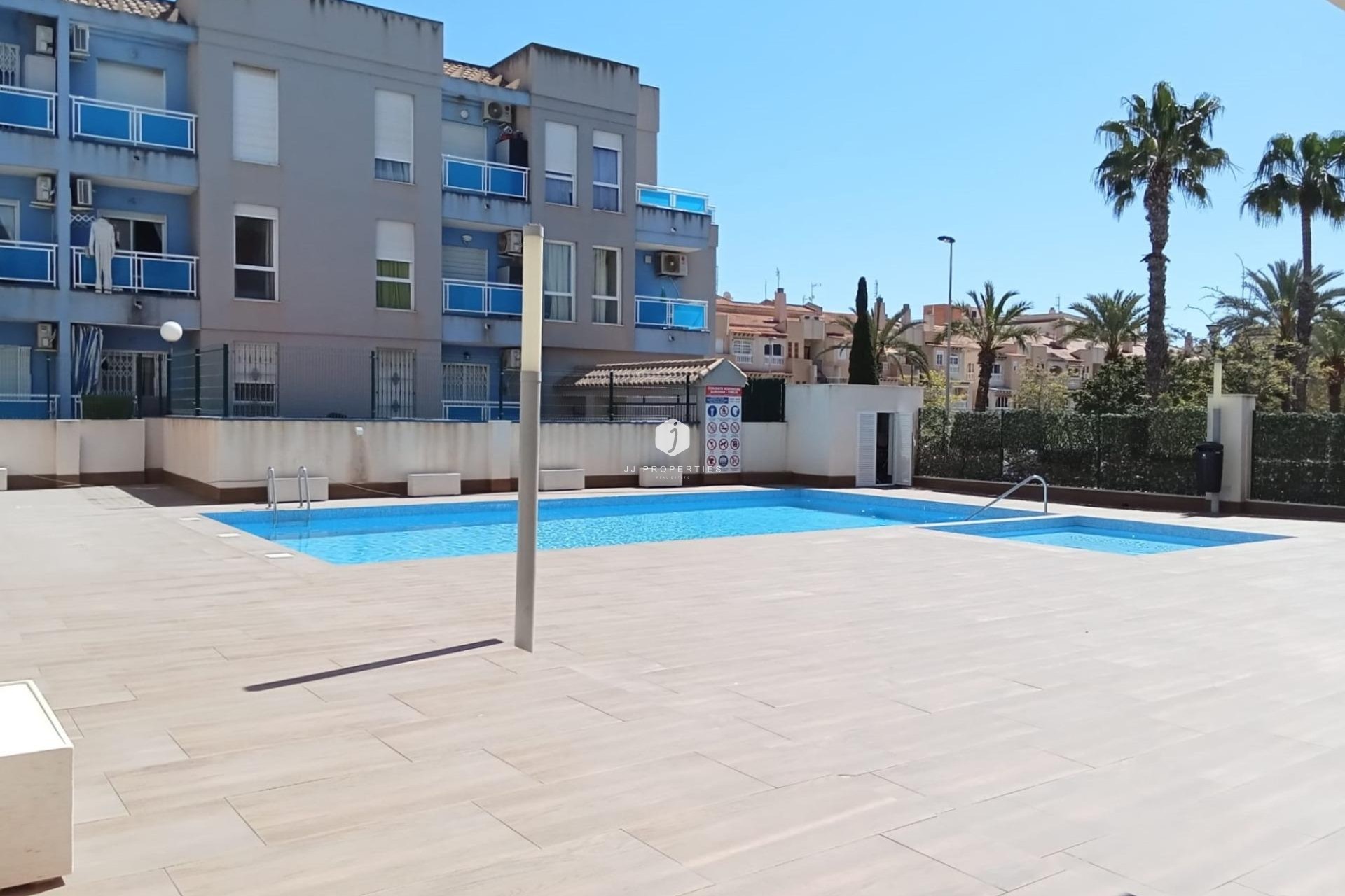 Resale - Apartment / flat -
Torrevieja - Estacion de autobuses