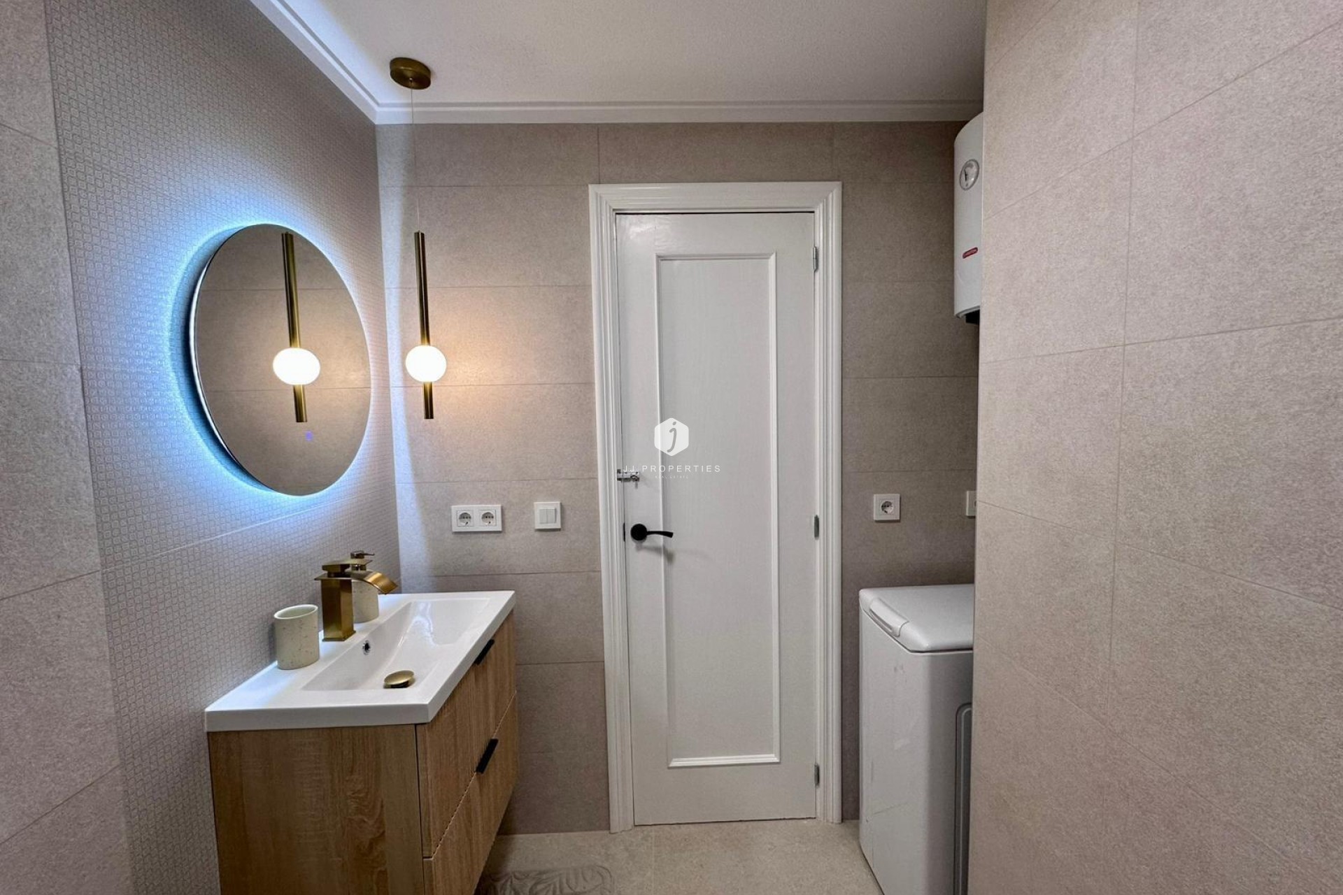 Resale - Apartment / flat -
Torrevieja - Estacion de autobuses