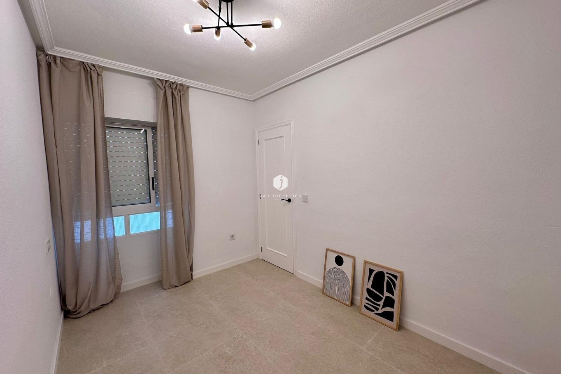 Resale - Apartment / flat -
Torrevieja - Estacion de autobuses