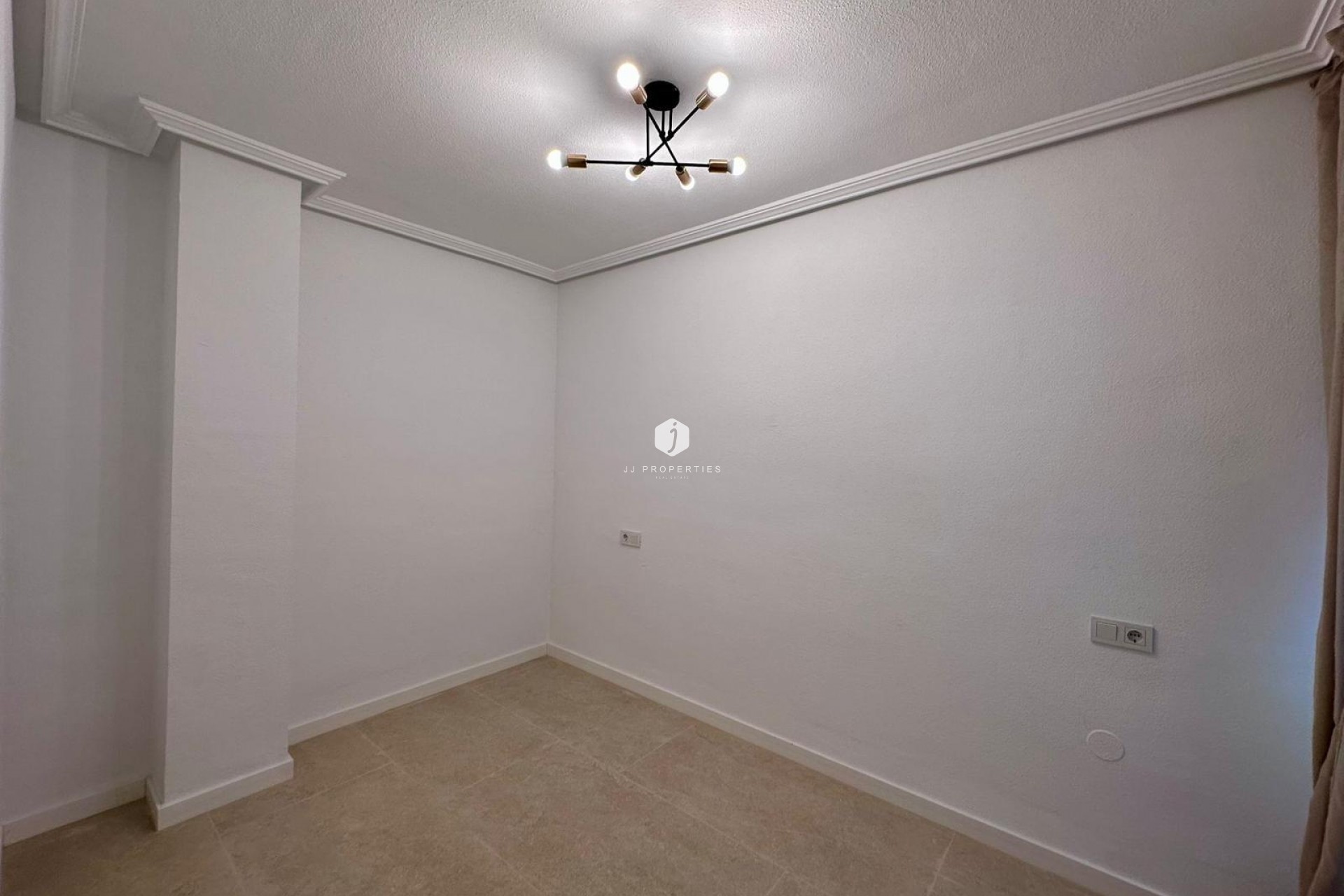 Resale - Apartment / flat -
Torrevieja - Estacion de autobuses