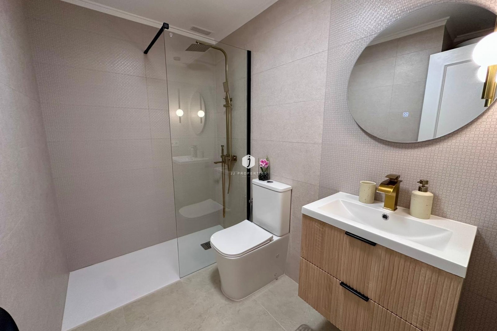 Resale - Apartment / flat -
Torrevieja - Estacion de autobuses