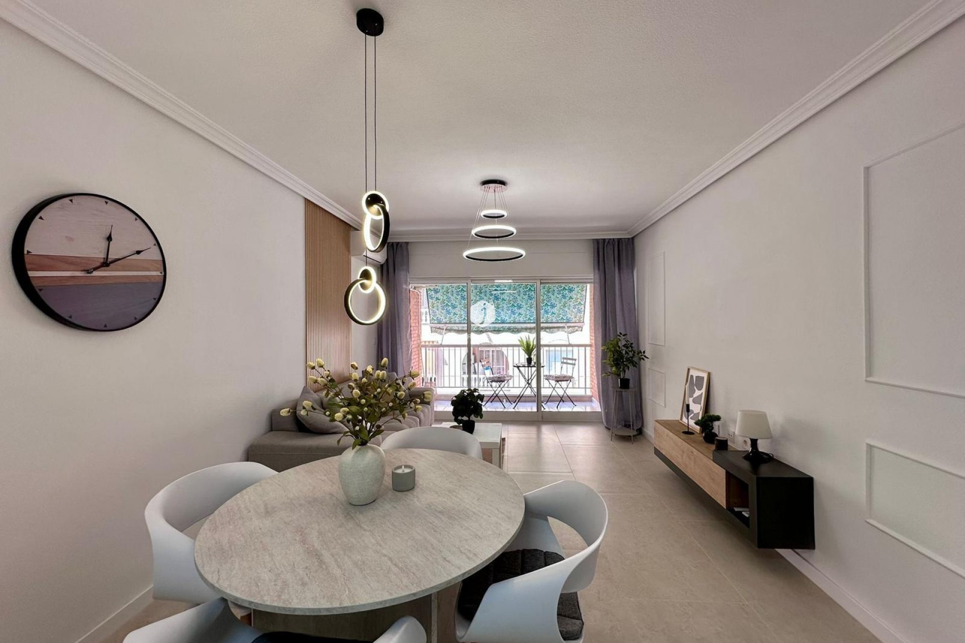 Resale - Apartment / flat -
Torrevieja - Estacion de autobuses