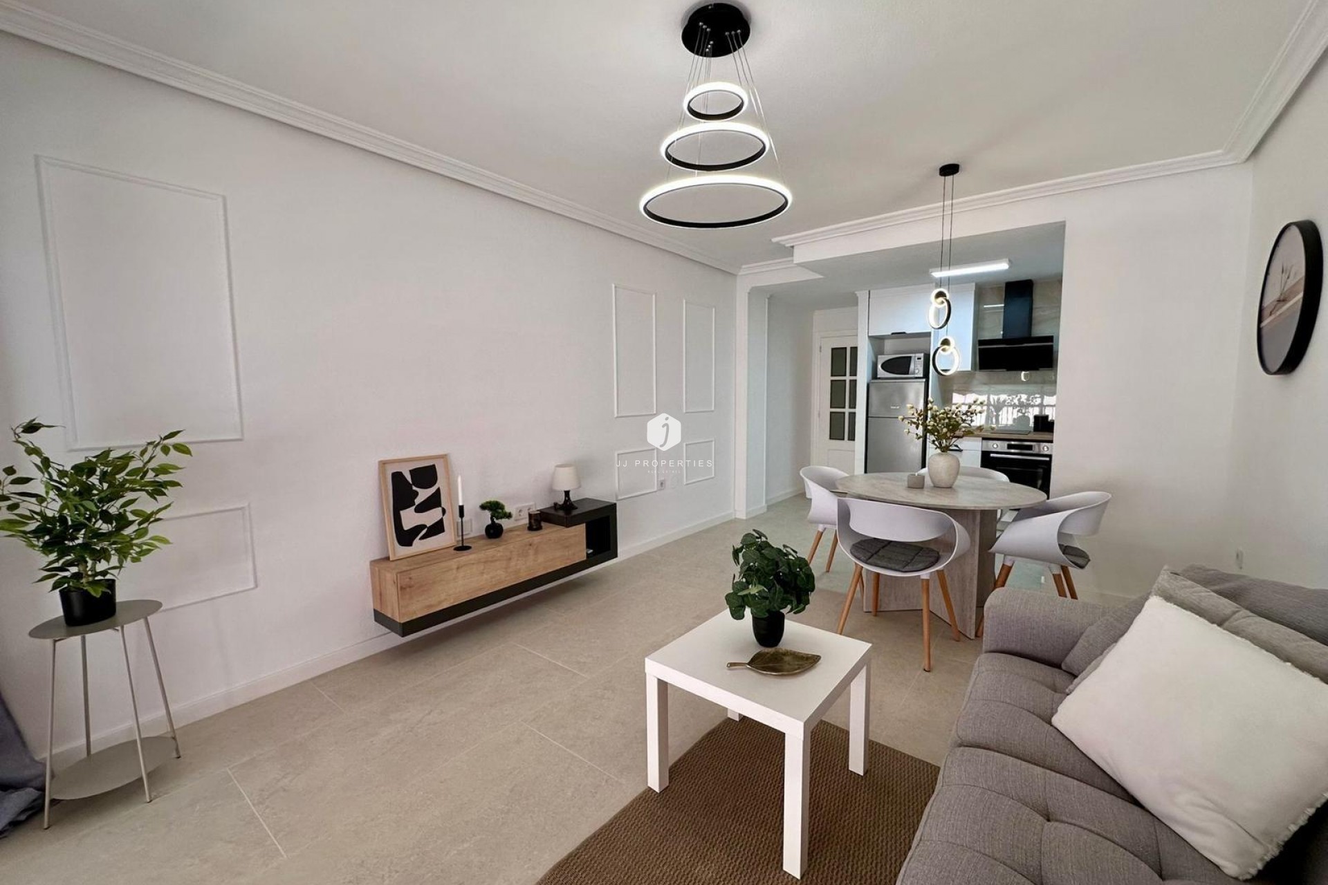 Resale - Apartment / flat -
Torrevieja - Estacion de autobuses
