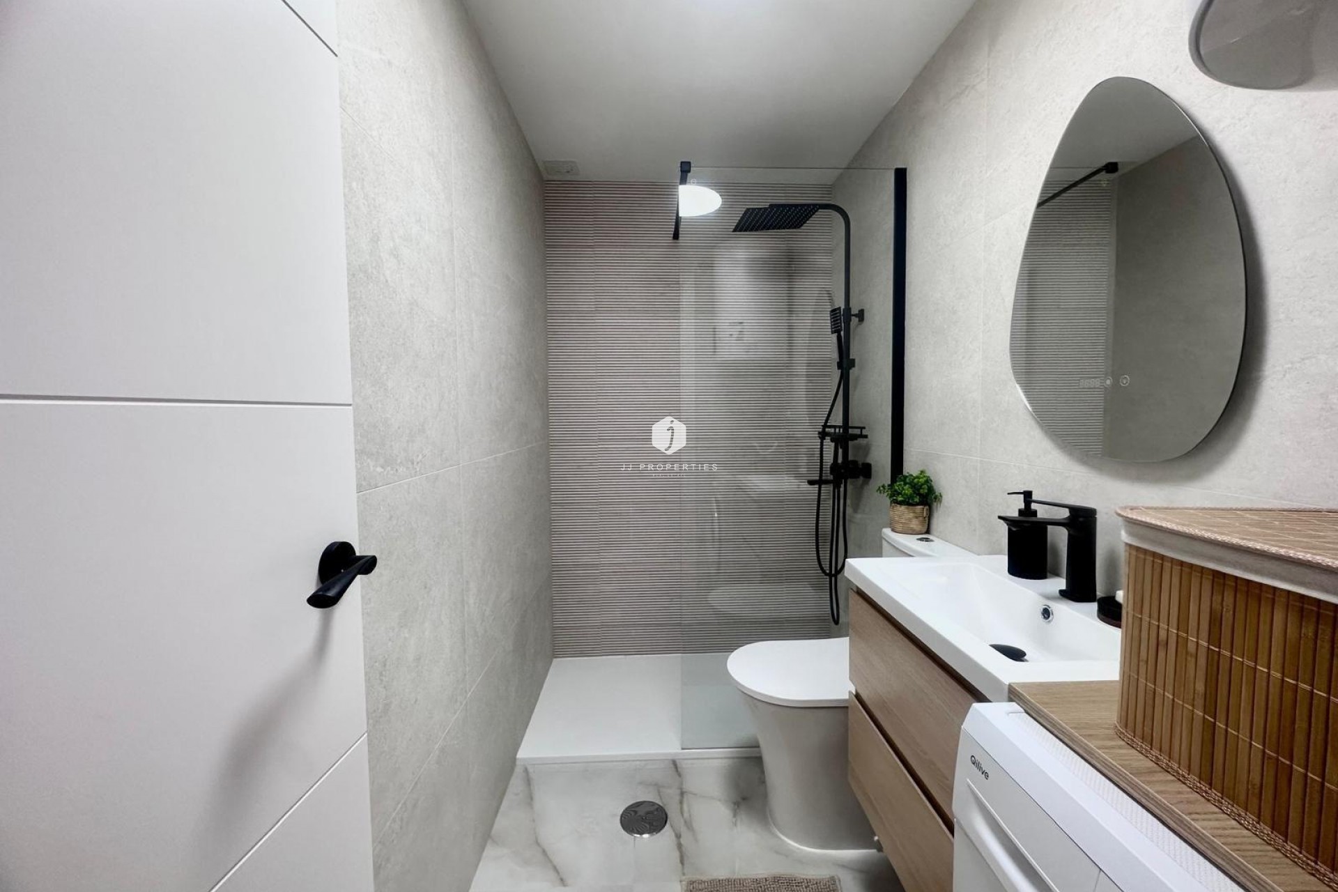Resale - Apartment / flat -
Torrevieja - Estacion de autobuses
