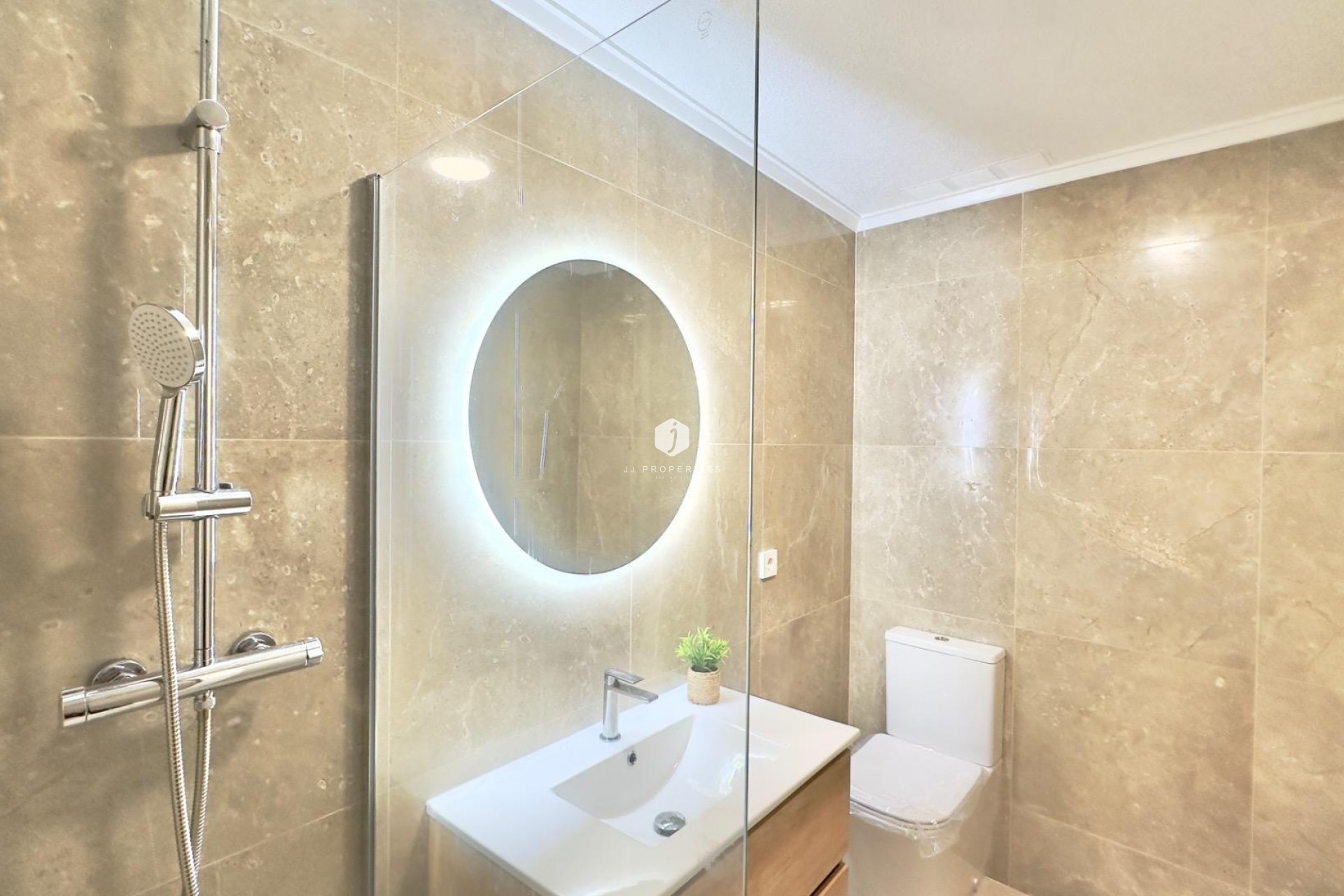 Resale - Apartment / flat -
Torrevieja - Estacion de autobuses