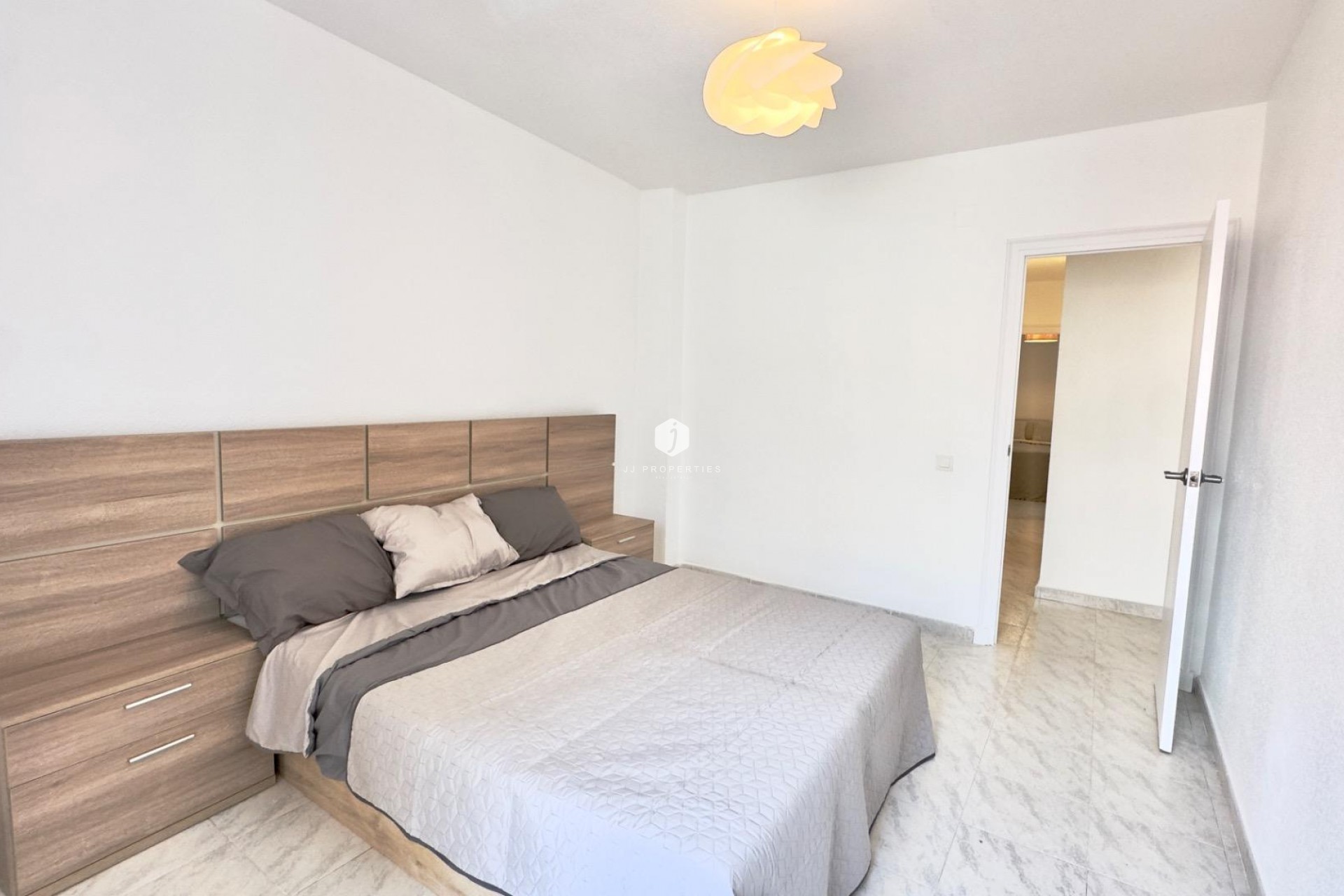 Resale - Apartment / flat -
Torrevieja - Estacion de autobuses