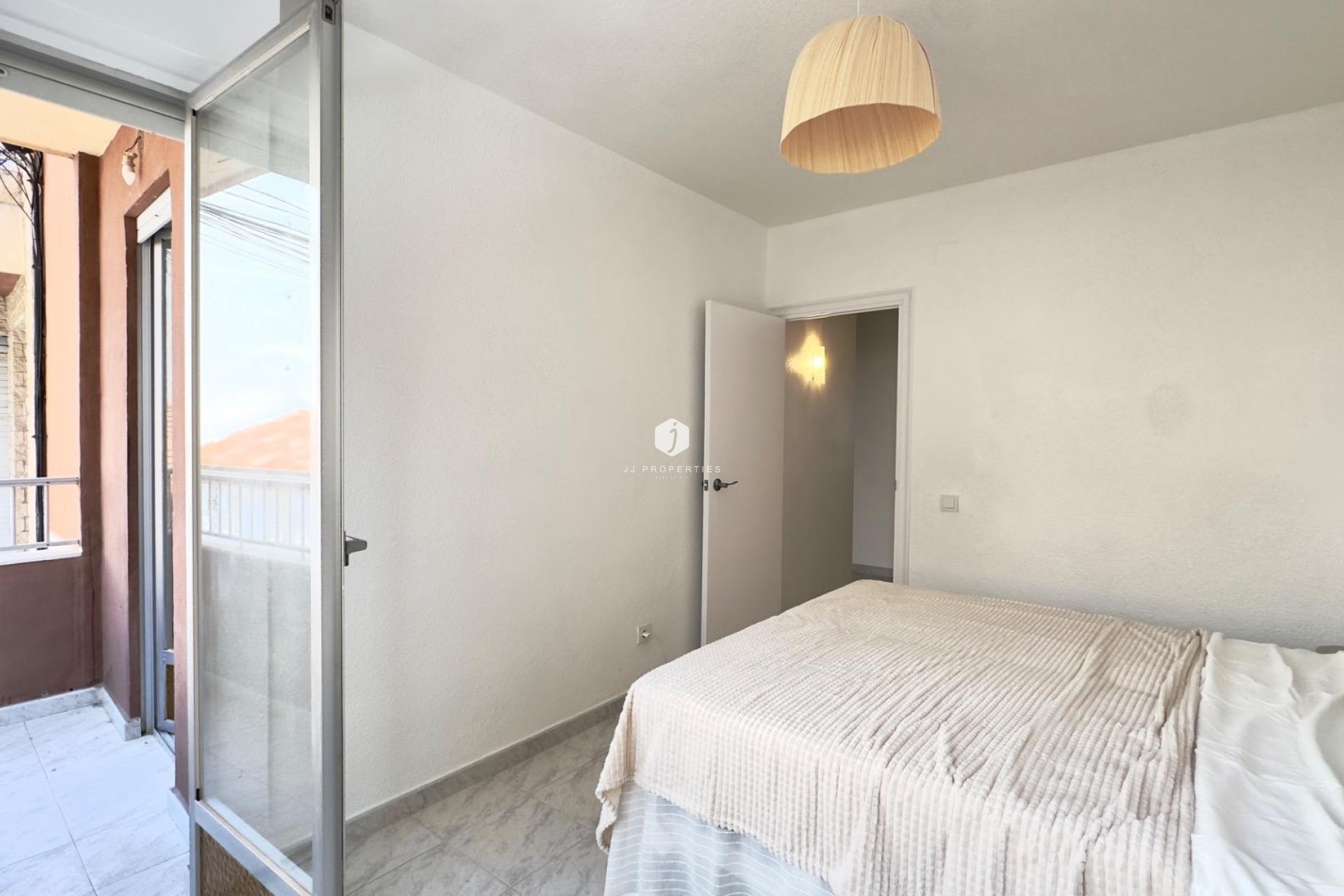Resale - Apartment / flat -
Torrevieja - Estacion de autobuses