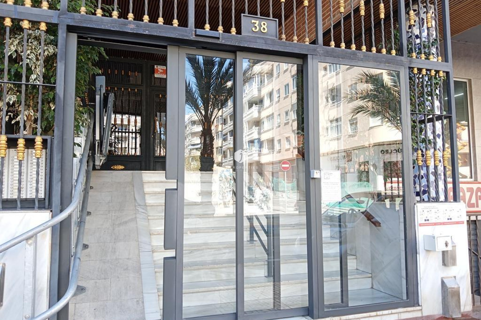 Resale - Apartment / flat -
Torrevieja - Habaneras