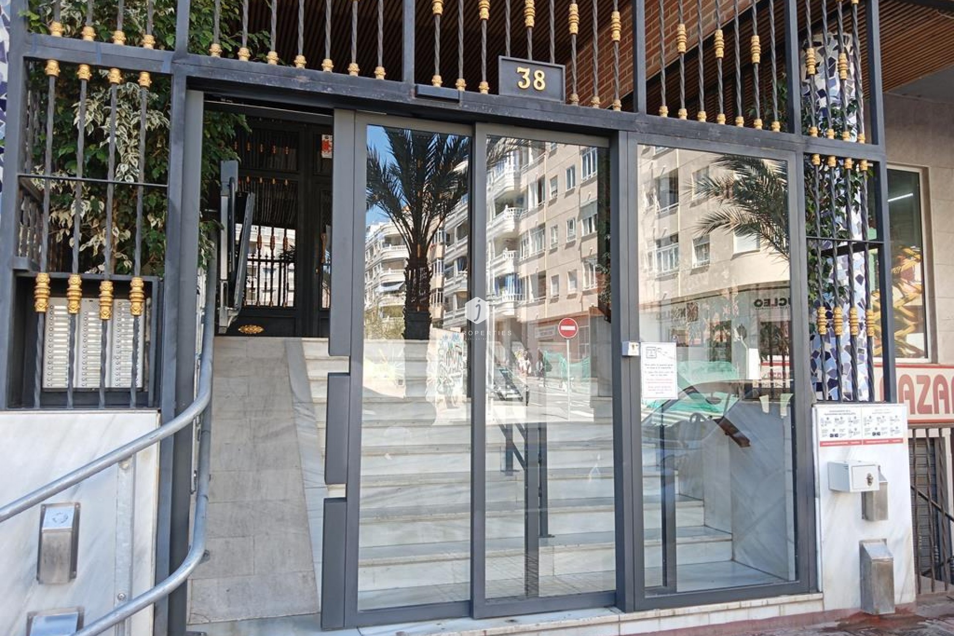 Resale - Apartment / flat -
Torrevieja - Habaneras