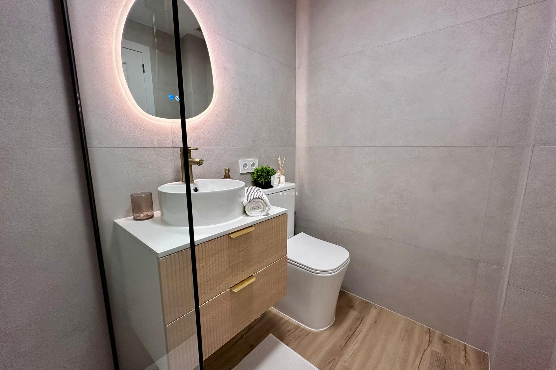 Resale - Apartment / flat -
Torrevieja - Habaneras
