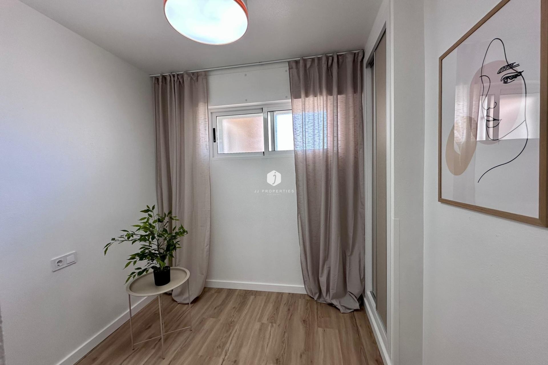 Resale - Apartment / flat -
Torrevieja - Habaneras