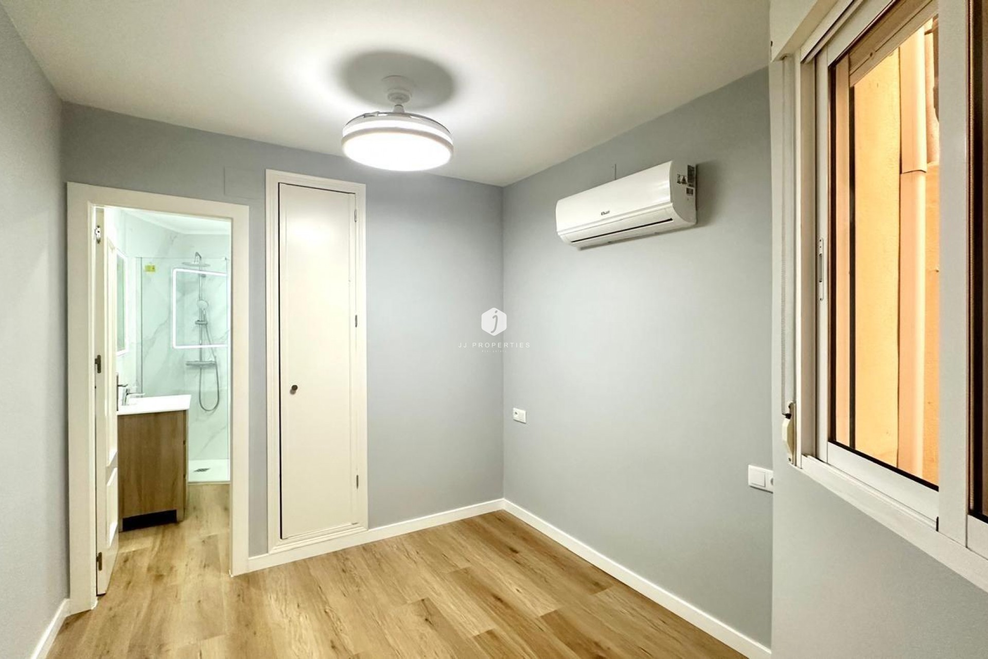 Resale - Apartment / flat -
Torrevieja - La Mata Pueblo