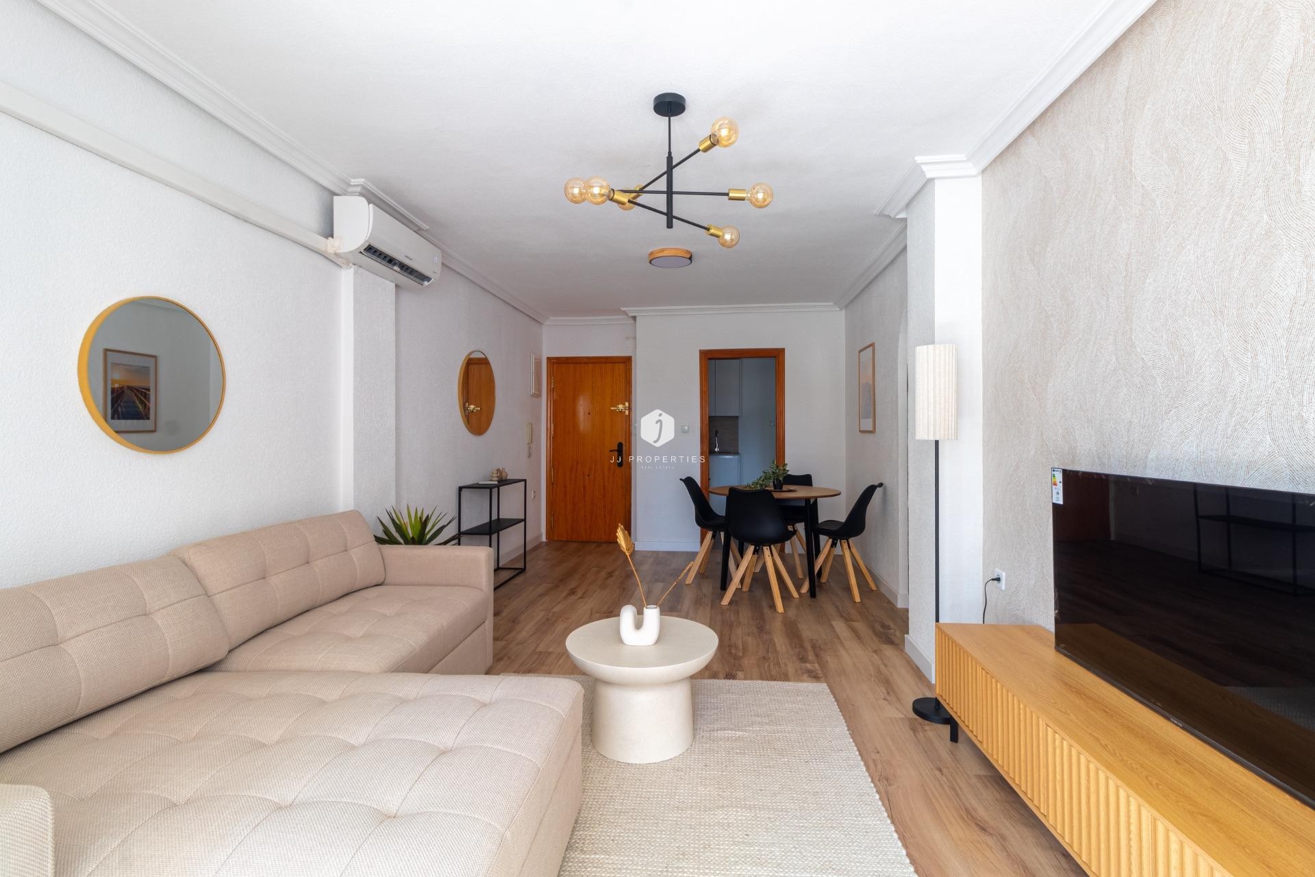 Resale - Apartment / flat -
Torrevieja - La Mata Pueblo