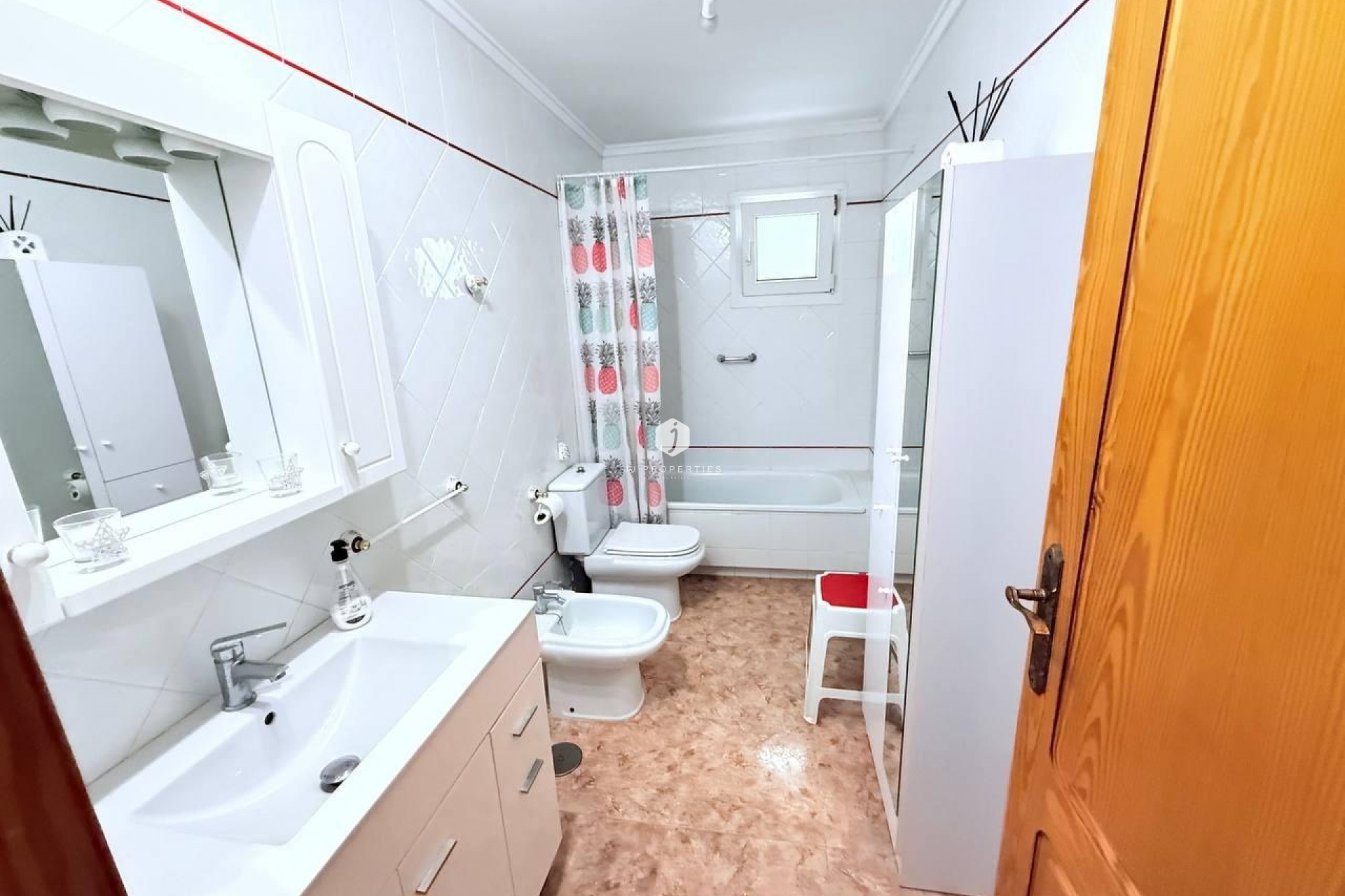 Resale - Apartment / flat -
Torrevieja - La Mata