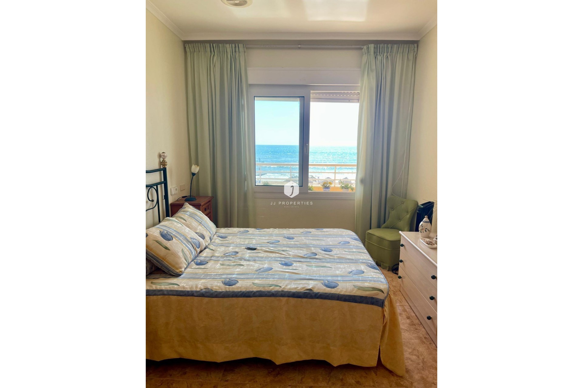 Resale - Apartment / flat -
Torrevieja - La Mata