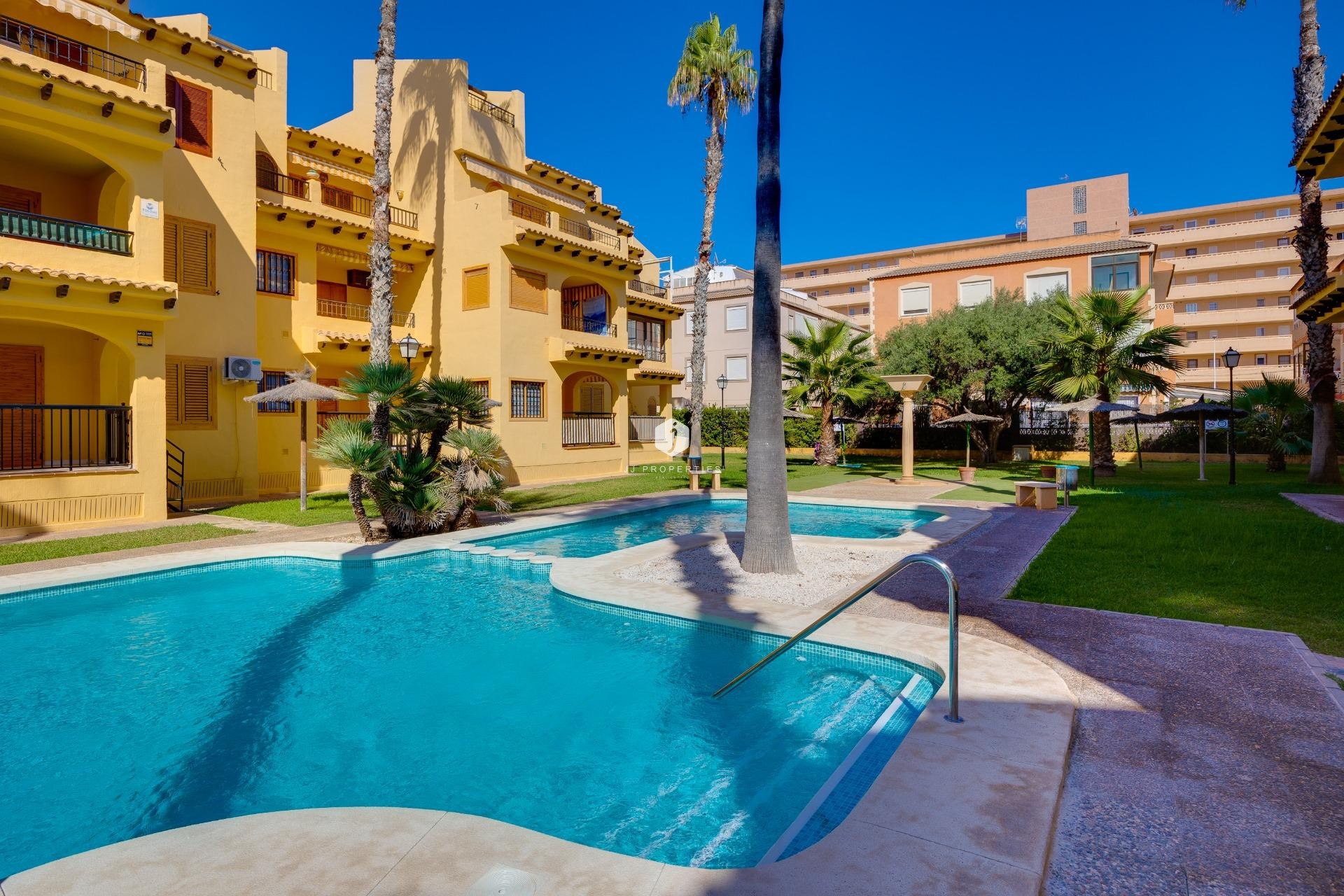 Resale - Apartment / flat -
Torrevieja - La Mata