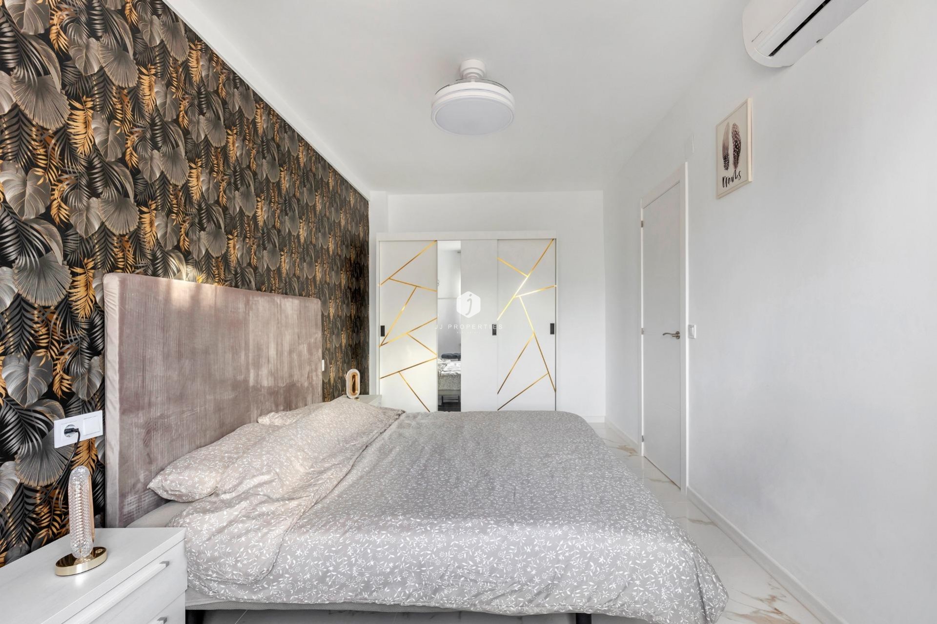 Resale - Apartment / flat -
Torrevieja - La Mata