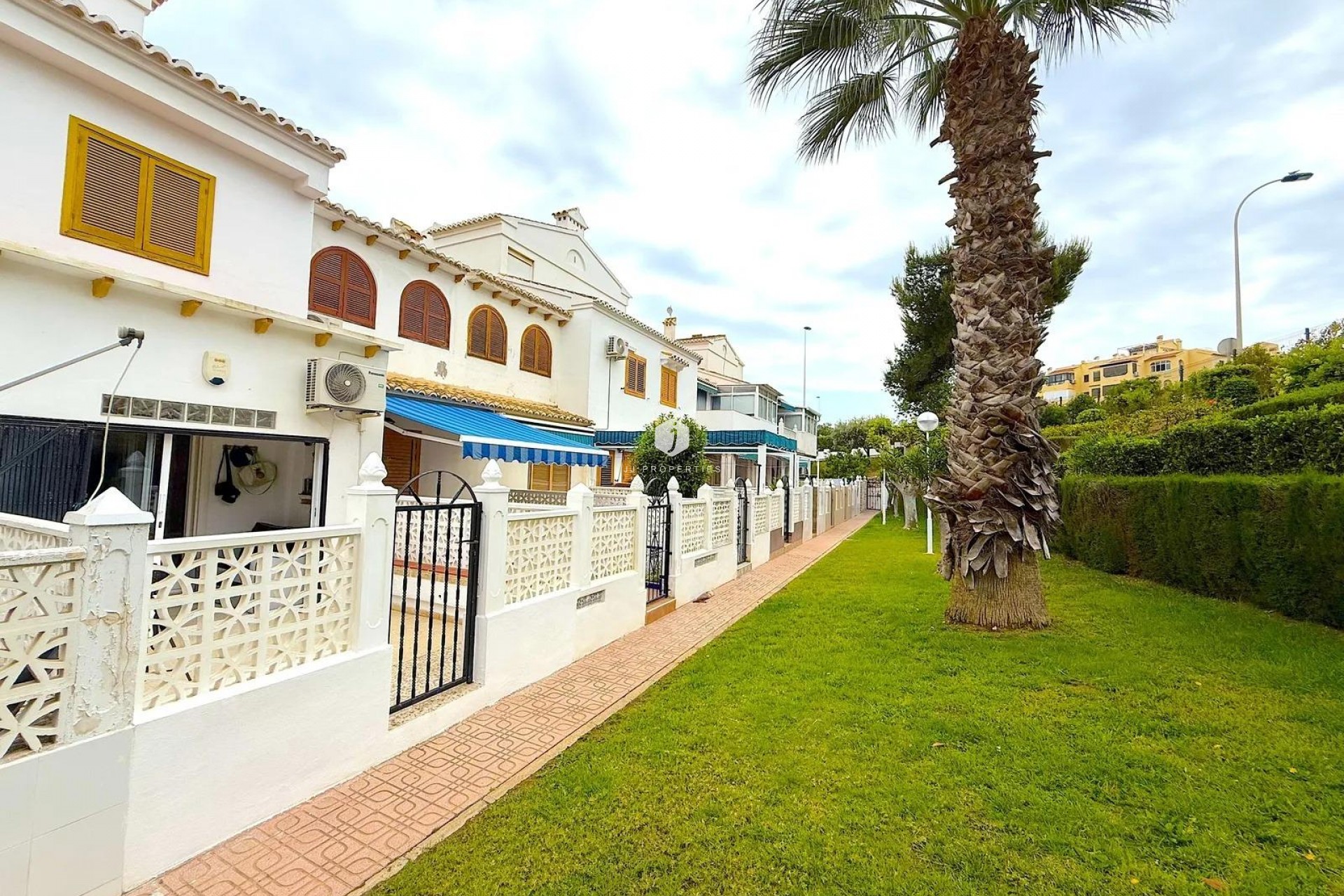 Resale - Apartment / flat -
Torrevieja - La Mata