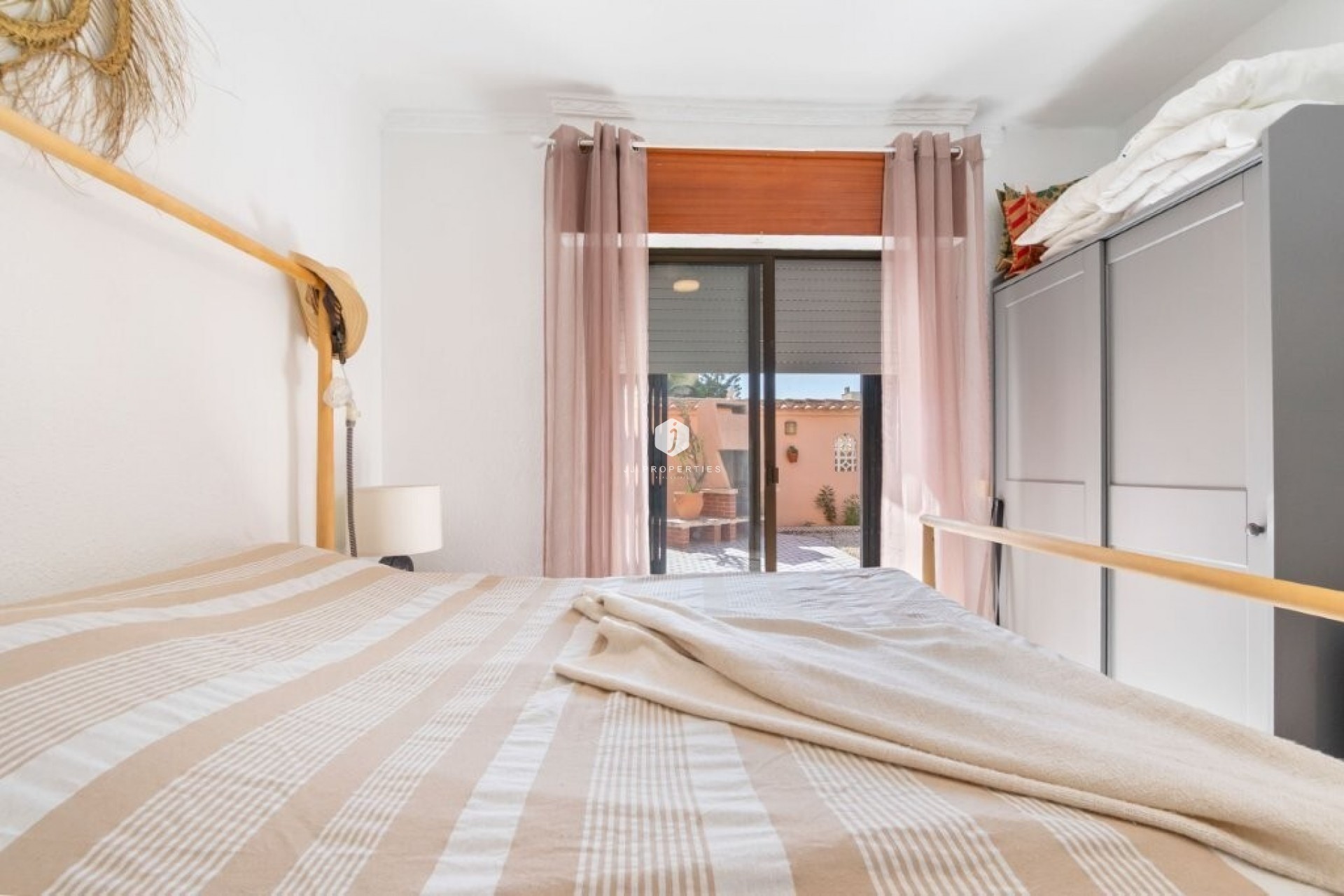 Resale - Apartment / flat -
Torrevieja - La Rosaleda