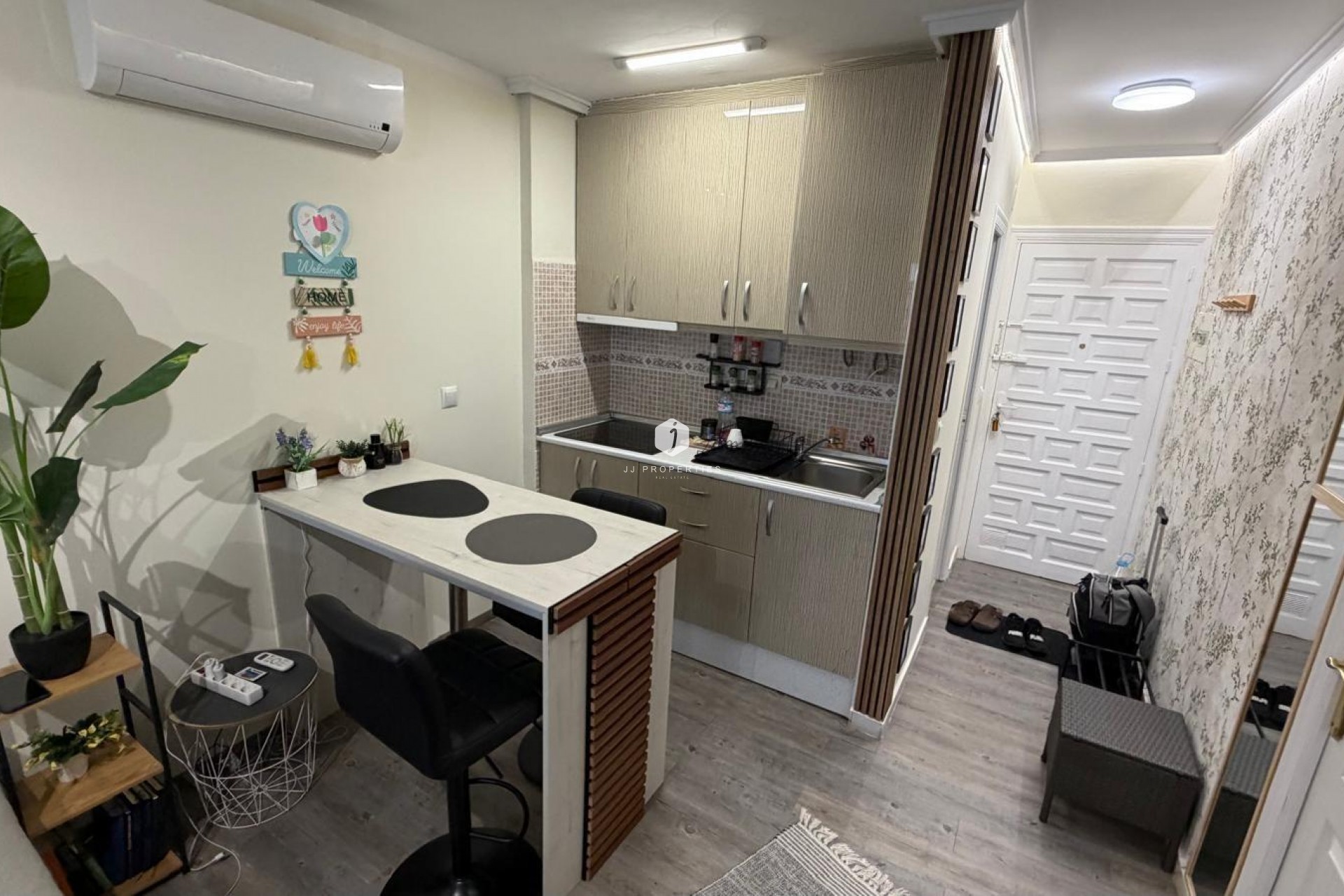 Resale - Apartment / flat -
Torrevieja - La Siesta - El Salado - Torreta