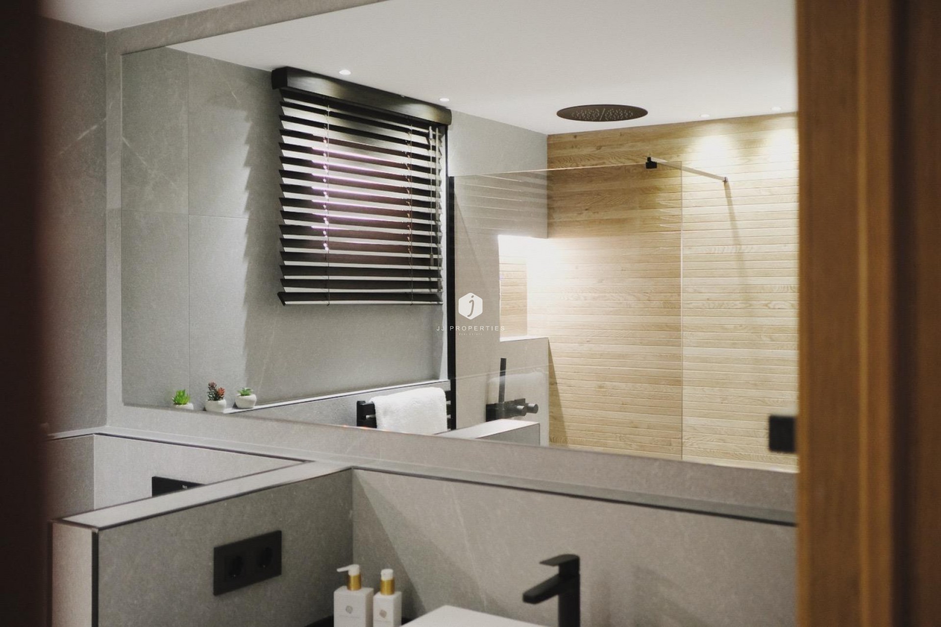 Resale - Apartment / flat -
Torrevieja - La veleta