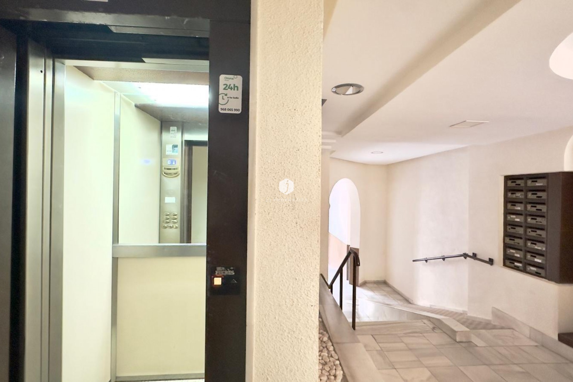 Resale - Apartment / flat -
Torrevieja - La veleta