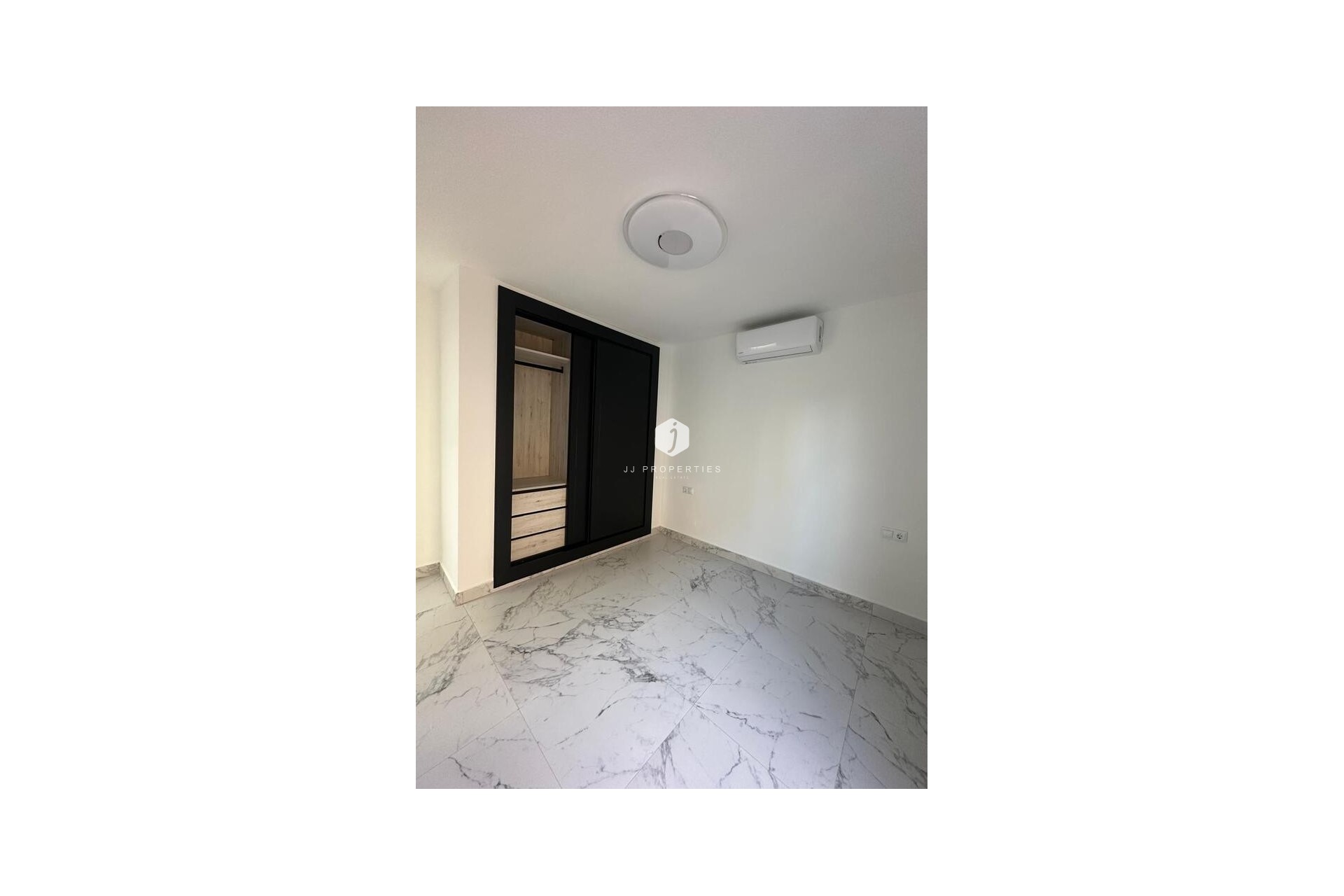 Resale - Apartment / flat -
Torrevieja - La veleta