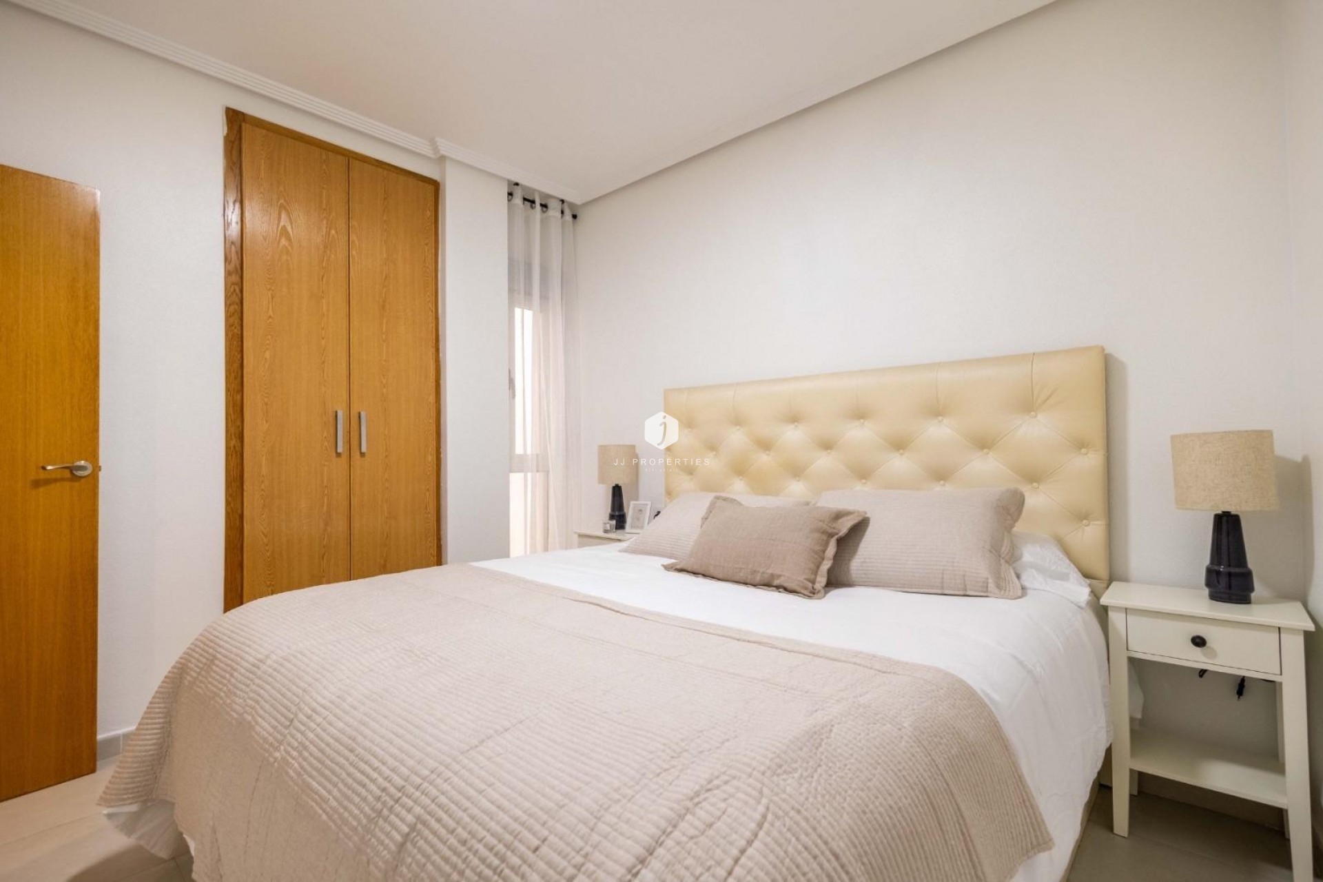 Resale - Apartment / flat -
Torrevieja - Las calas