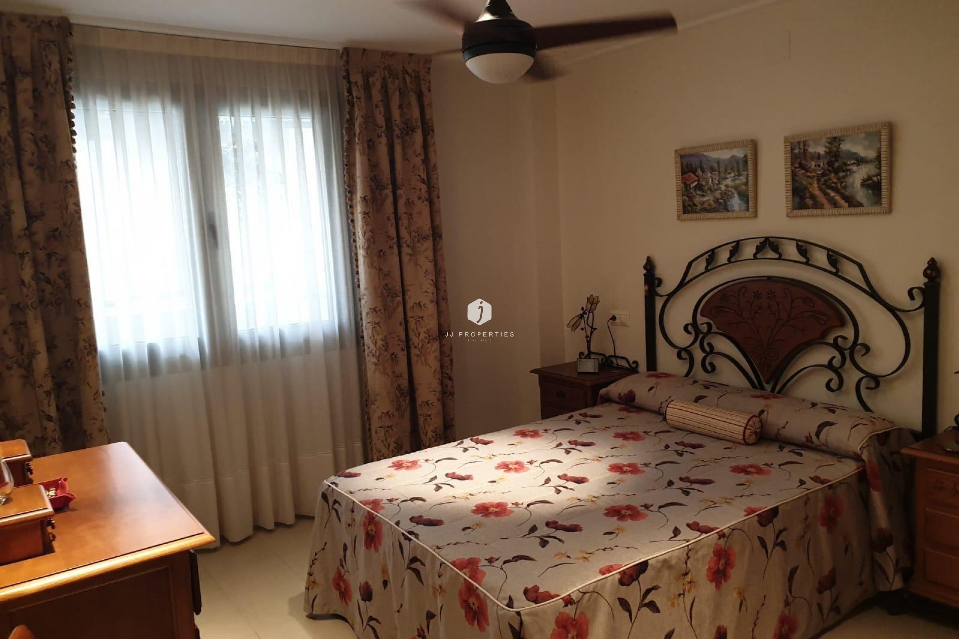 Resale - Apartment / flat -
Torrevieja - Las Piscinas Naturales