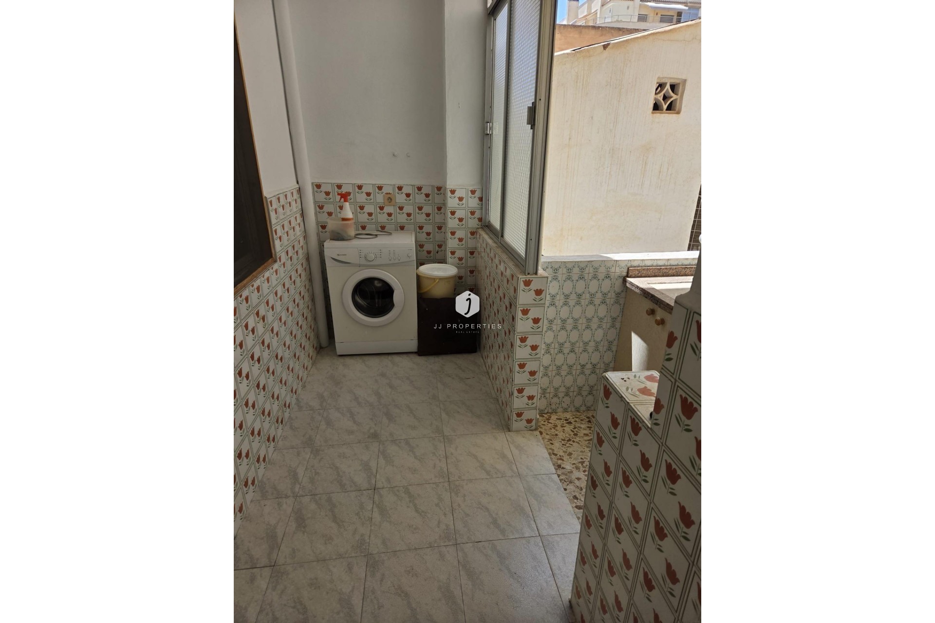 Resale - Apartment / flat -
Torrevieja - Las Piscinas Naturales