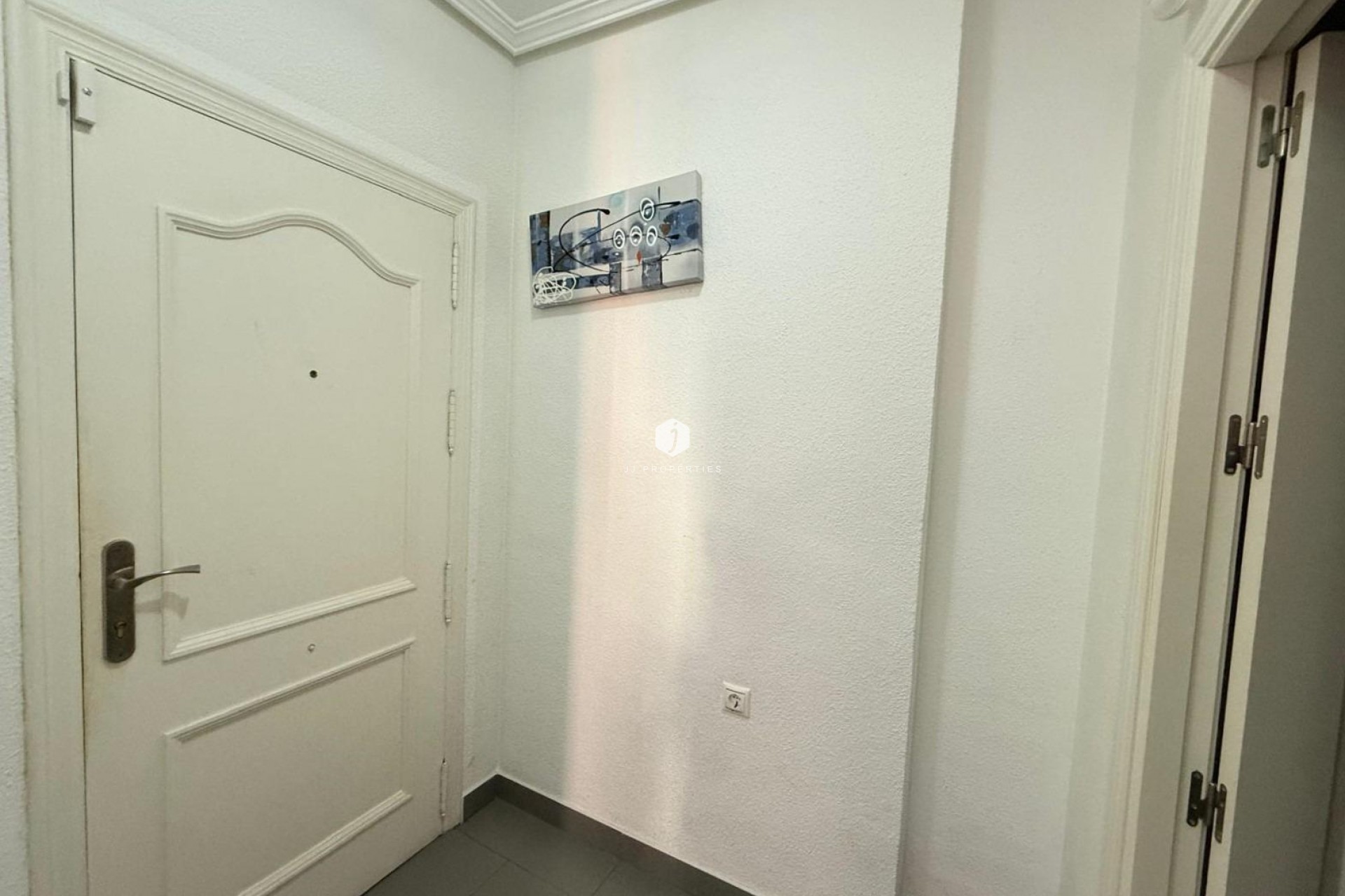 Resale - Apartment / flat -
Torrevieja - Las Piscinas Naturales