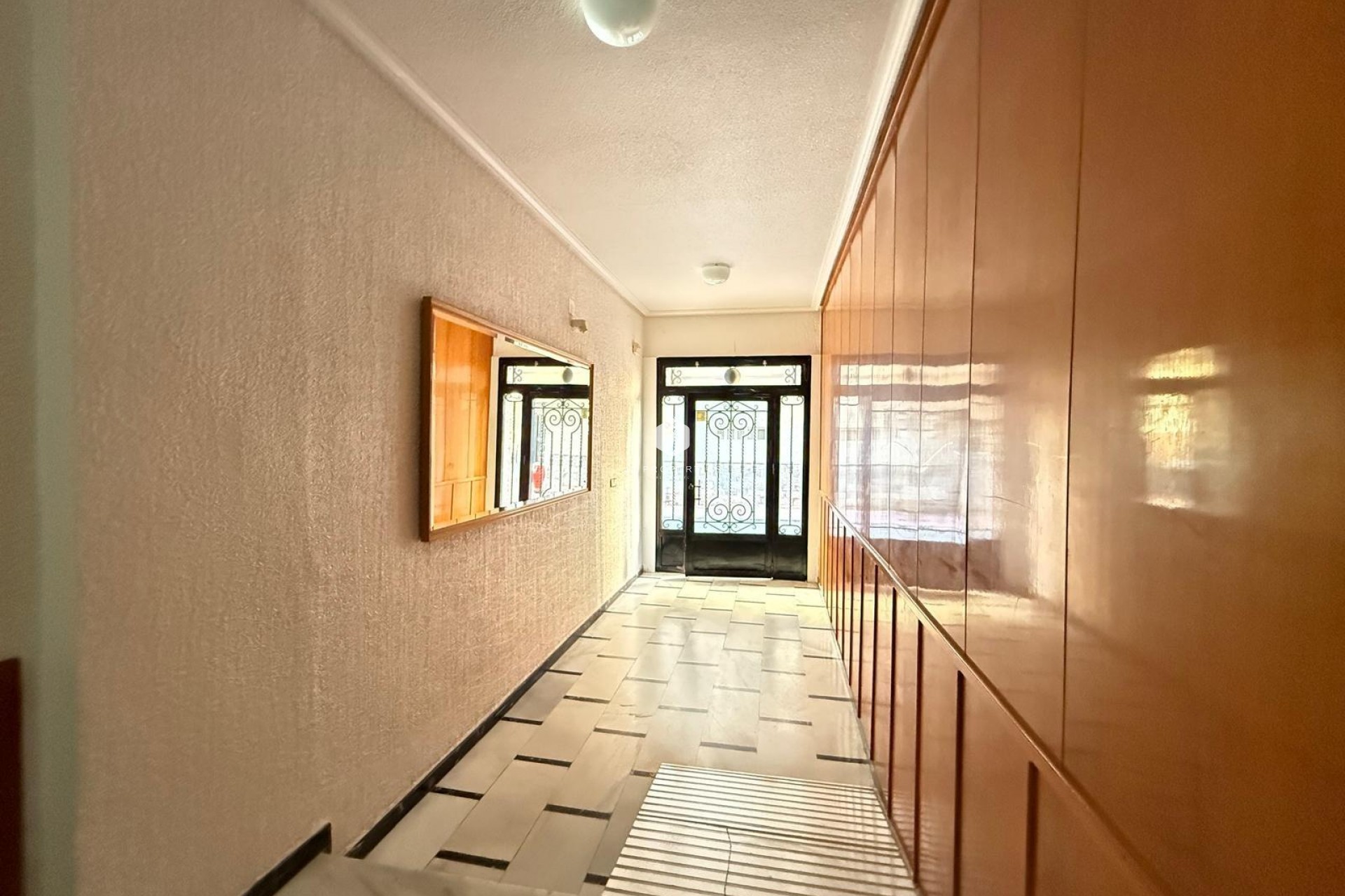 Resale - Apartment / flat -
Torrevieja - Las Piscinas Naturales