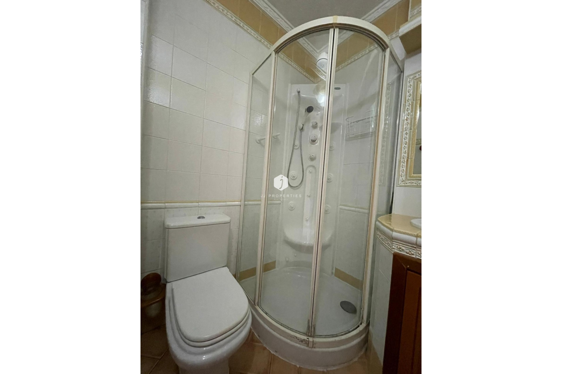 Resale - Apartment / flat -
Torrevieja - Las Piscinas Naturales