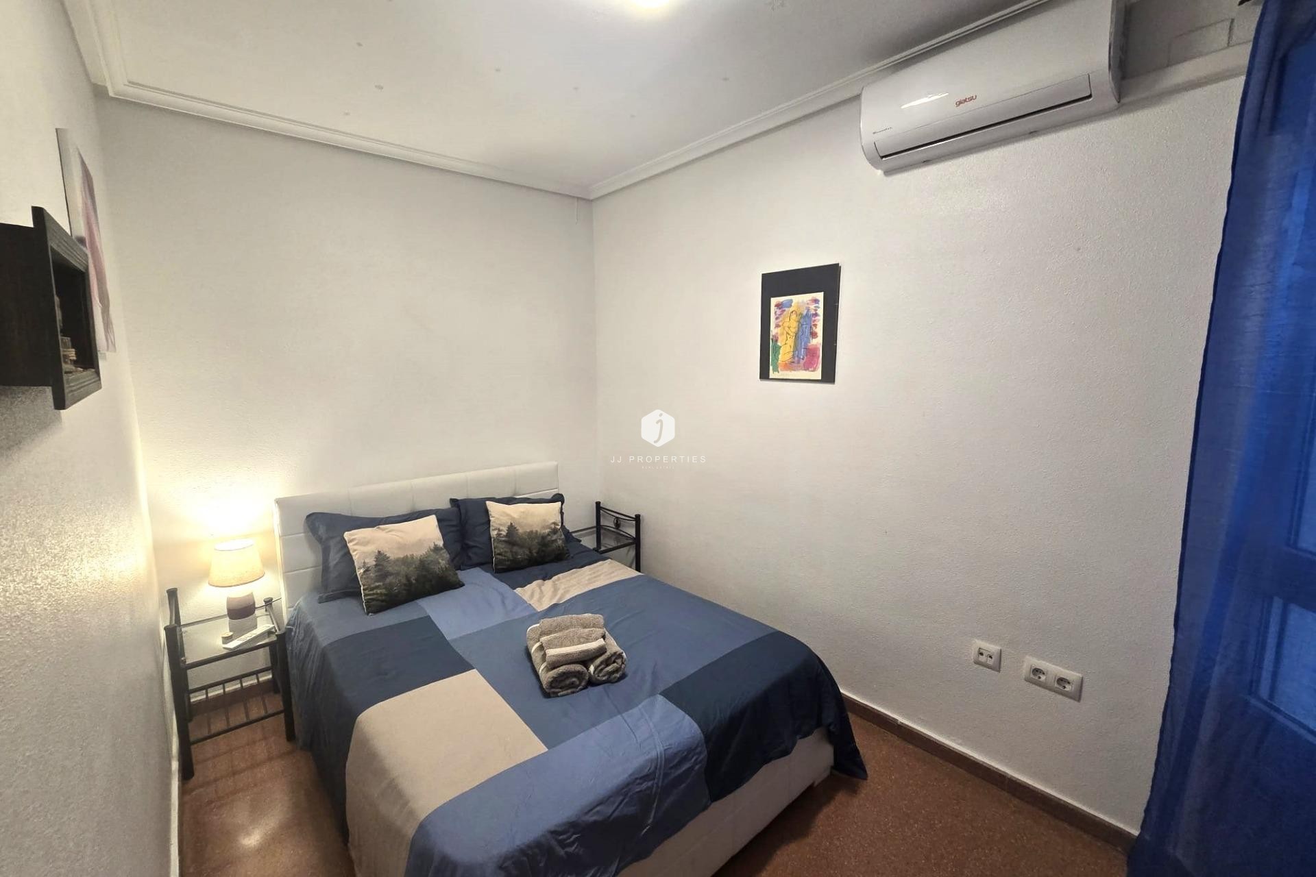 Resale - Apartment / flat -
Torrevieja - Las Piscinas Naturales