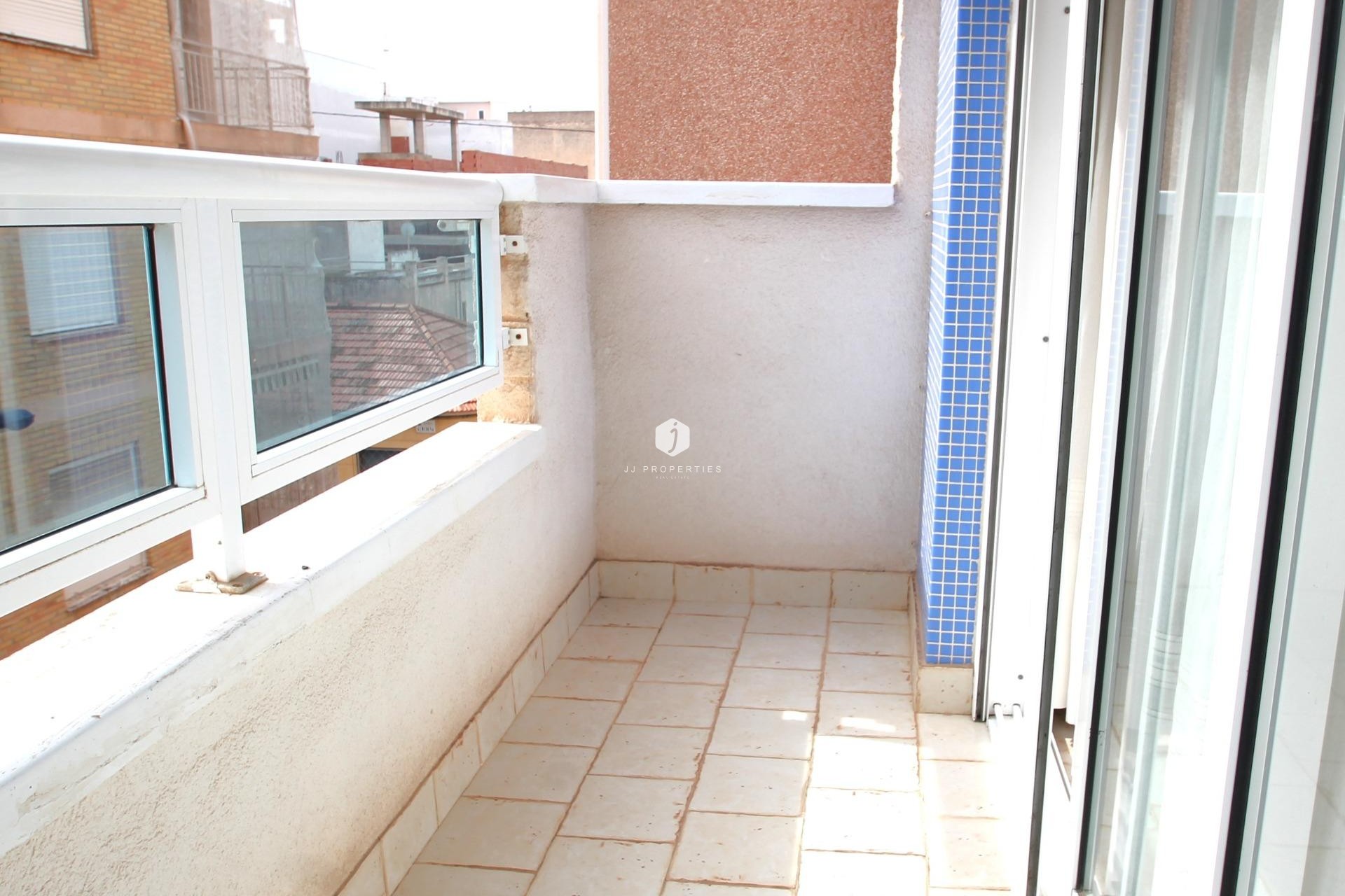 Resale - Apartment / flat -
Torrevieja - Las Piscinas Naturales