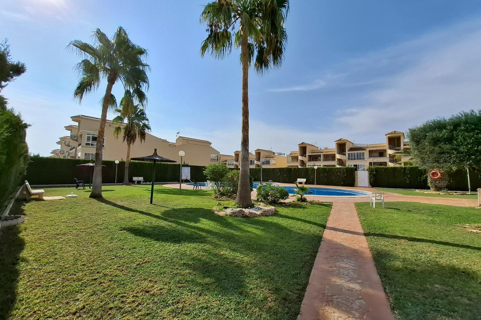 Resale - Apartment / flat -
Torrevieja - Los altos