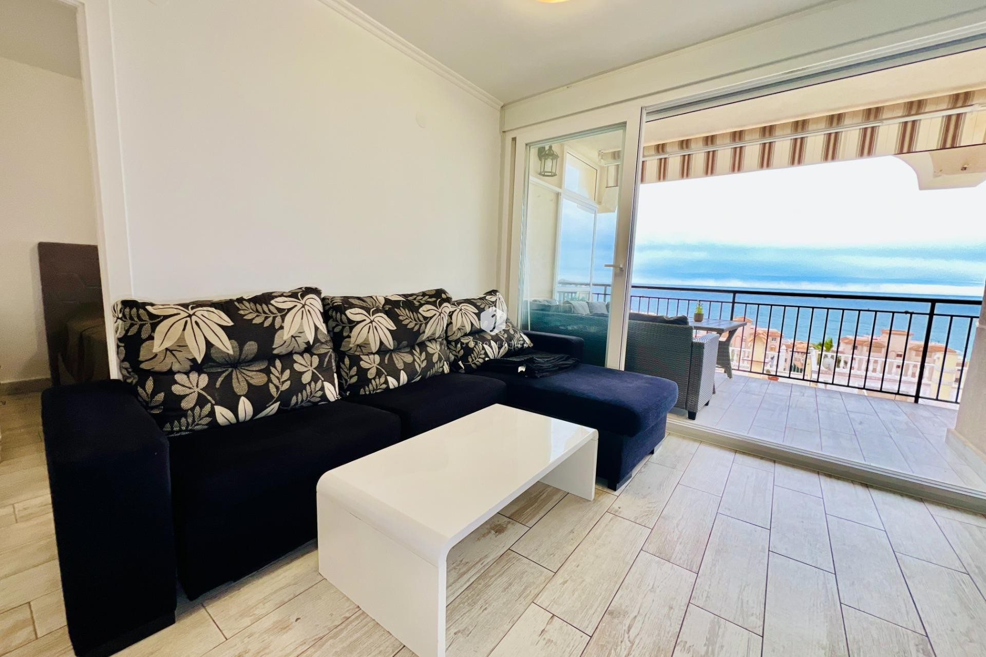 Resale - Apartment / flat -
Torrevieja - Miramar - Torre Del Moro