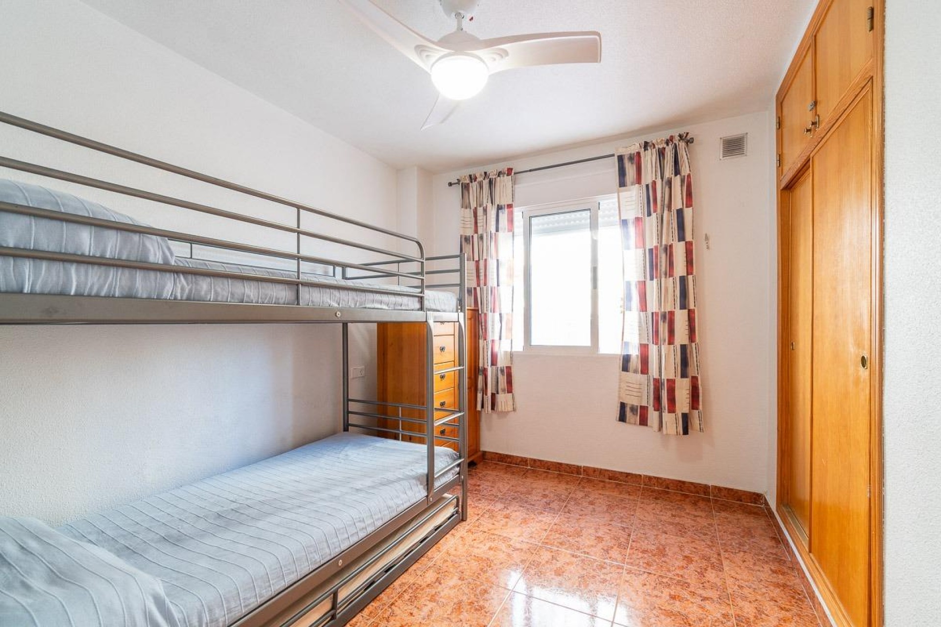 Resale - Apartment / flat -
Torrevieja - Nueva Torrevieja