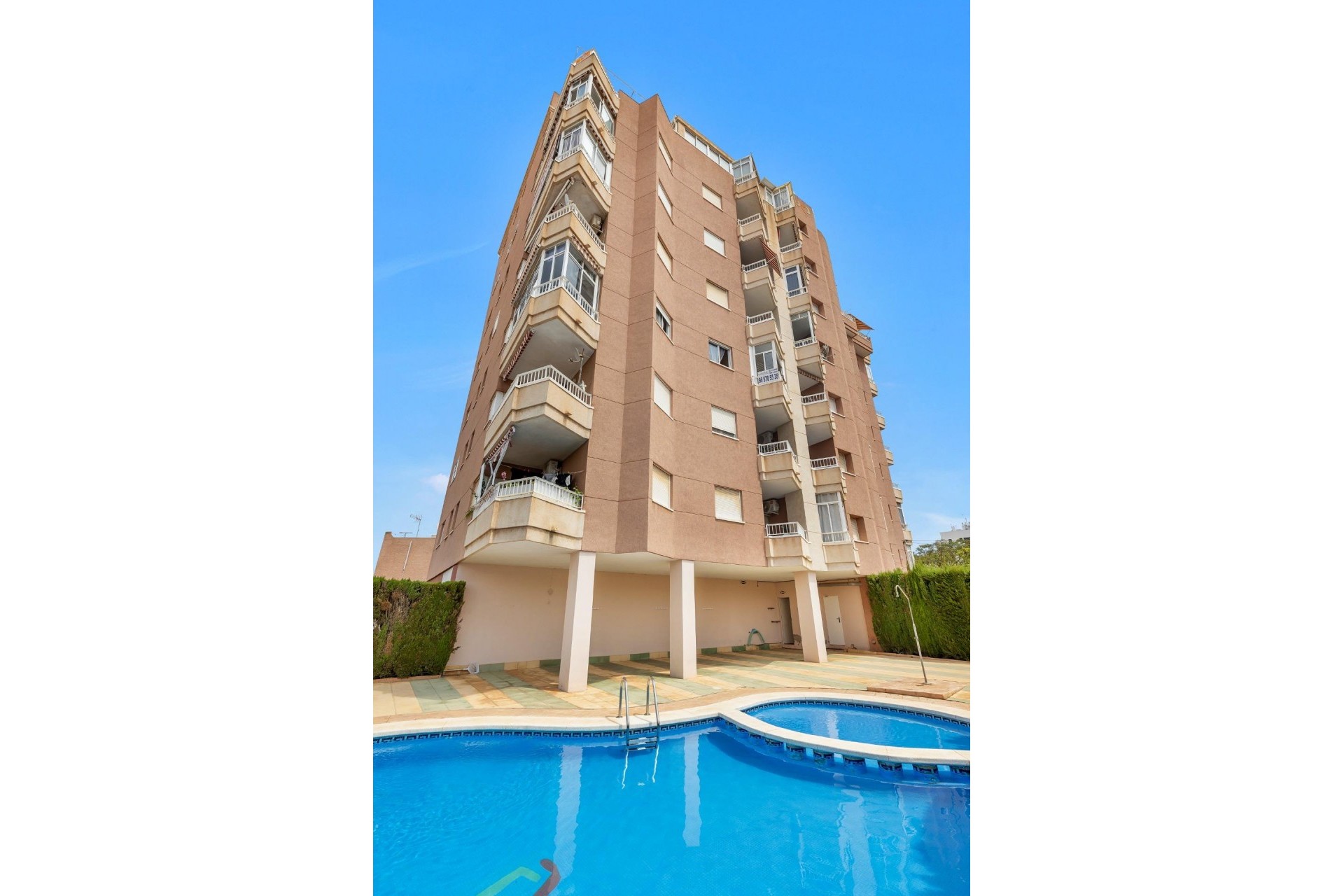 Resale - Apartment / flat -
Torrevieja - Nueva Torrevieja