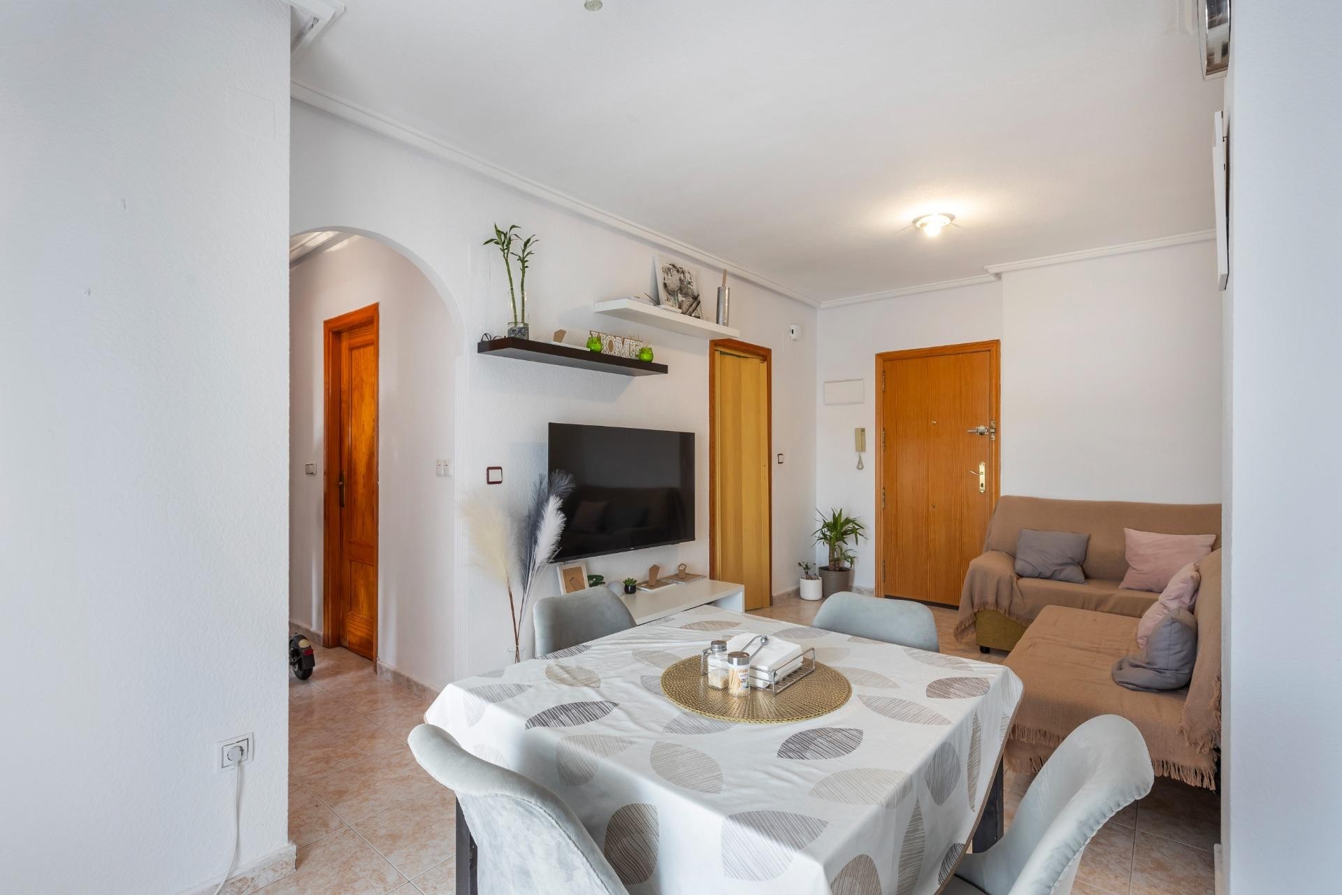 Resale - Apartment / flat -
Torrevieja - Nueva Torrevieja