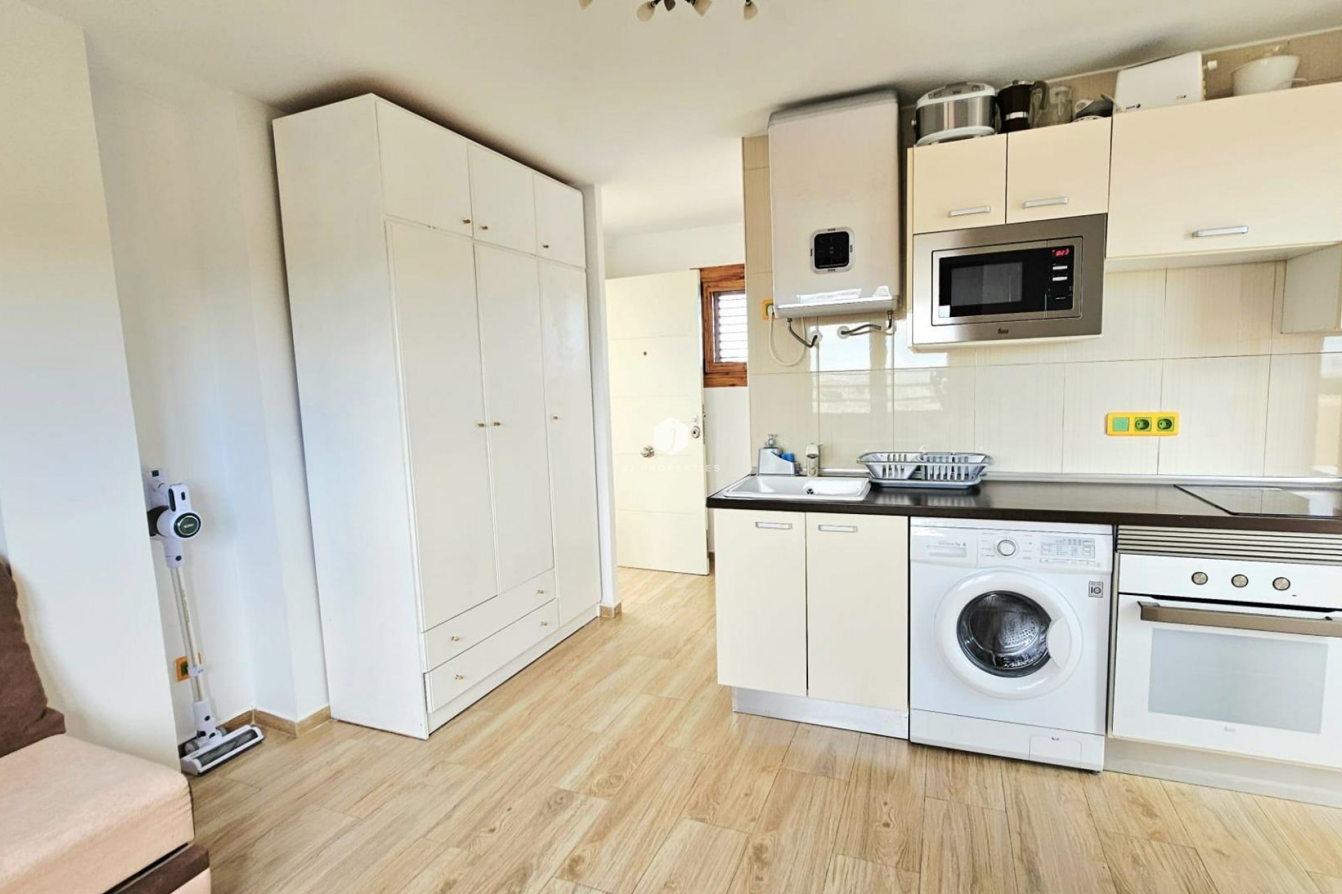 Resale - Apartment / flat -
Torrevieja - Nueva Torrevieja