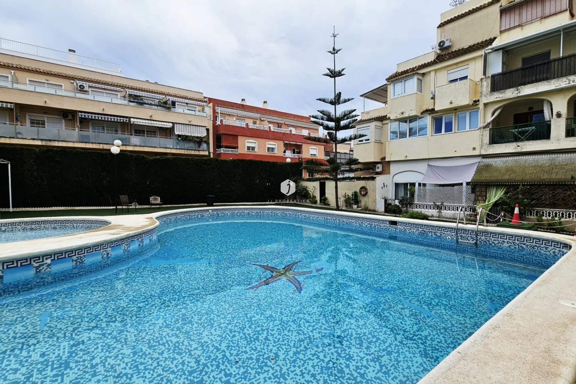 Resale - Apartment / flat -
Torrevieja - Nueva Torrevieja